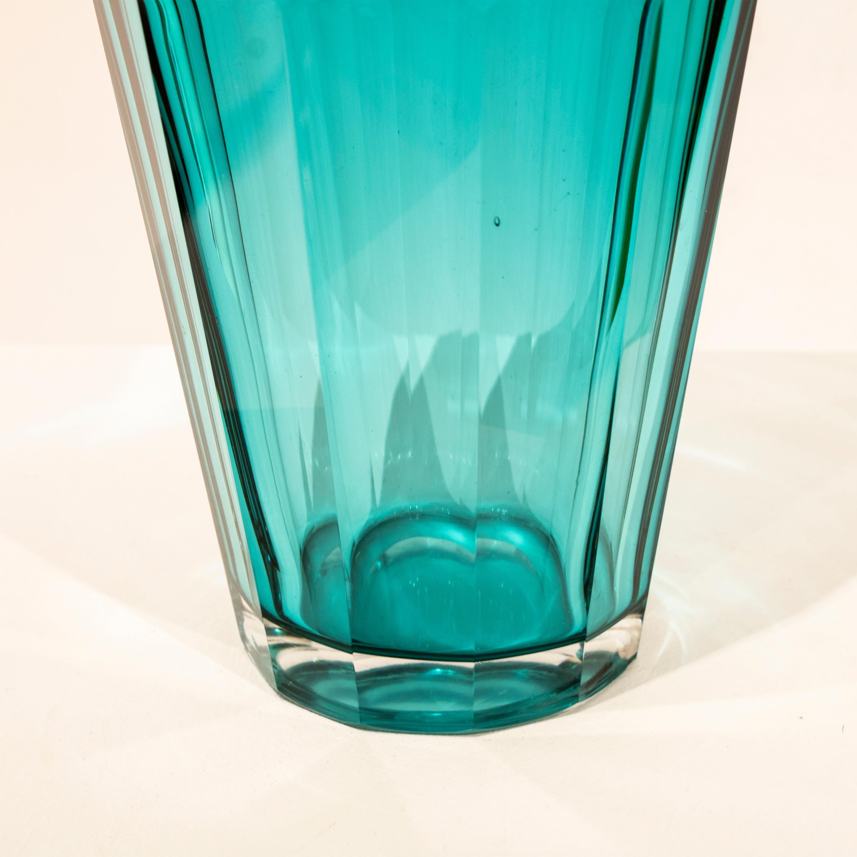 Handcrafted Faceted Semi Transparent Blue Color Glass Vase, Italy, 2024 In Good Condition For Sale In Madrid, ES