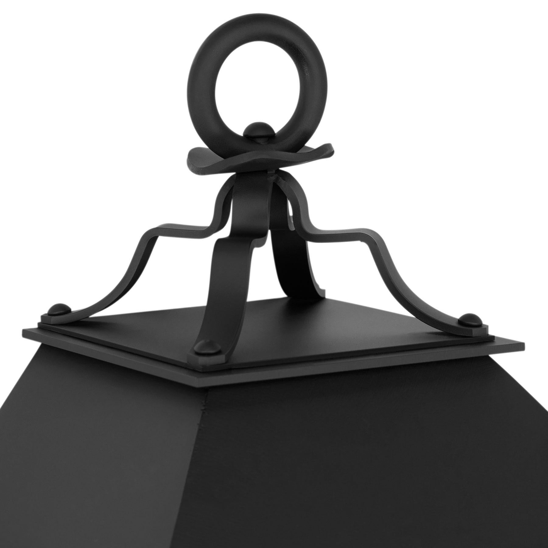 Ferro battuto Lanterna da parete artigianale in stile provinciale francese e coloniale spagnolo in vendita