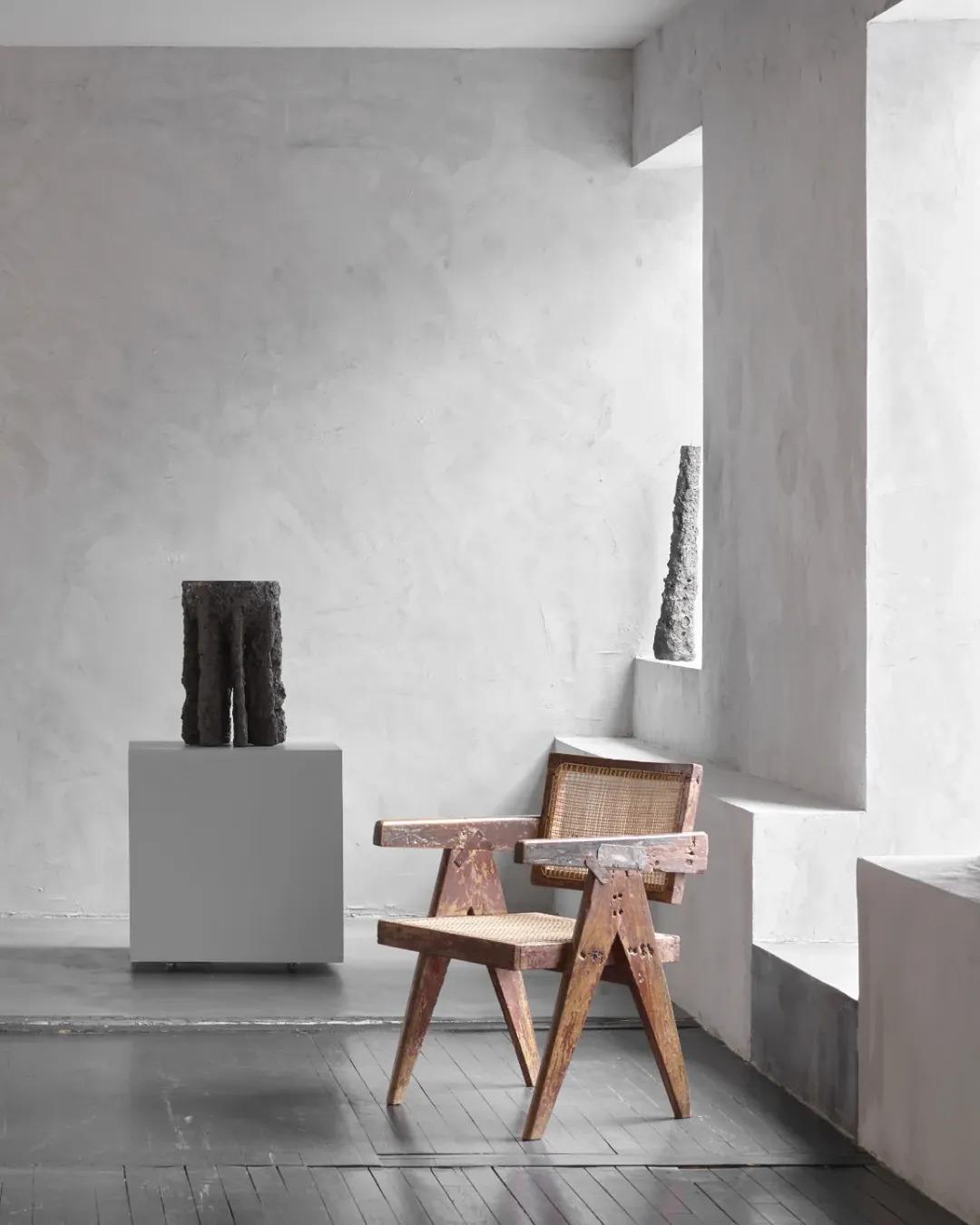 Autre Handcraft from Earth's Origins Table d'appoint en argile de forme organique par Niclas Wolf en vente
