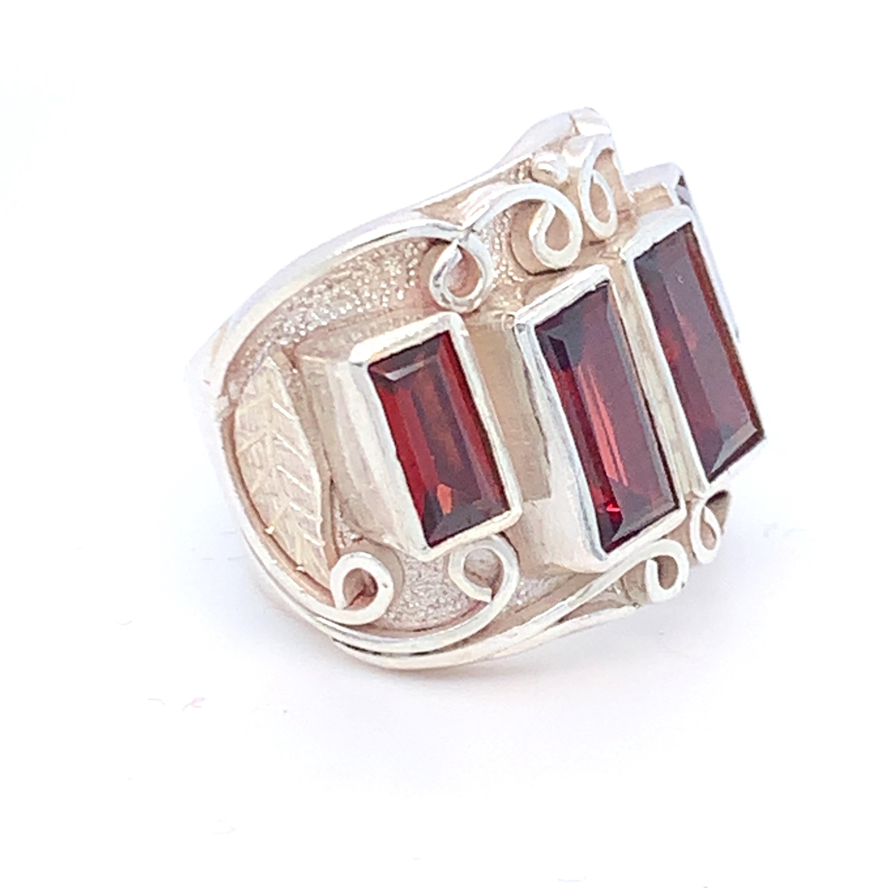 Handcrafted Garnet One of a Kind Sterling Silver Cocktail Ring For Sale 6