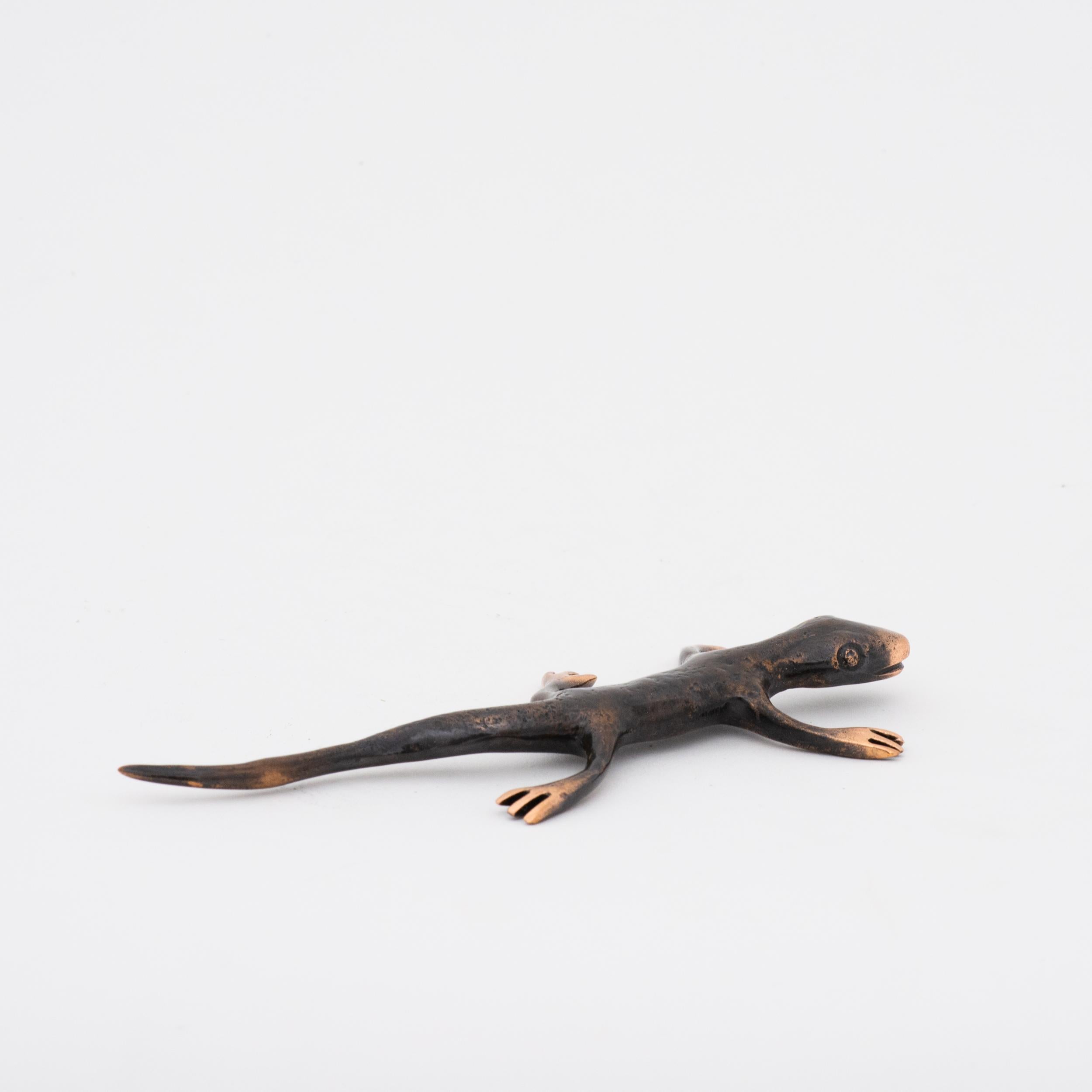 Patinated Handcrafted Brass Gecko Decorative Paperweight in Bronze Patina For Sale