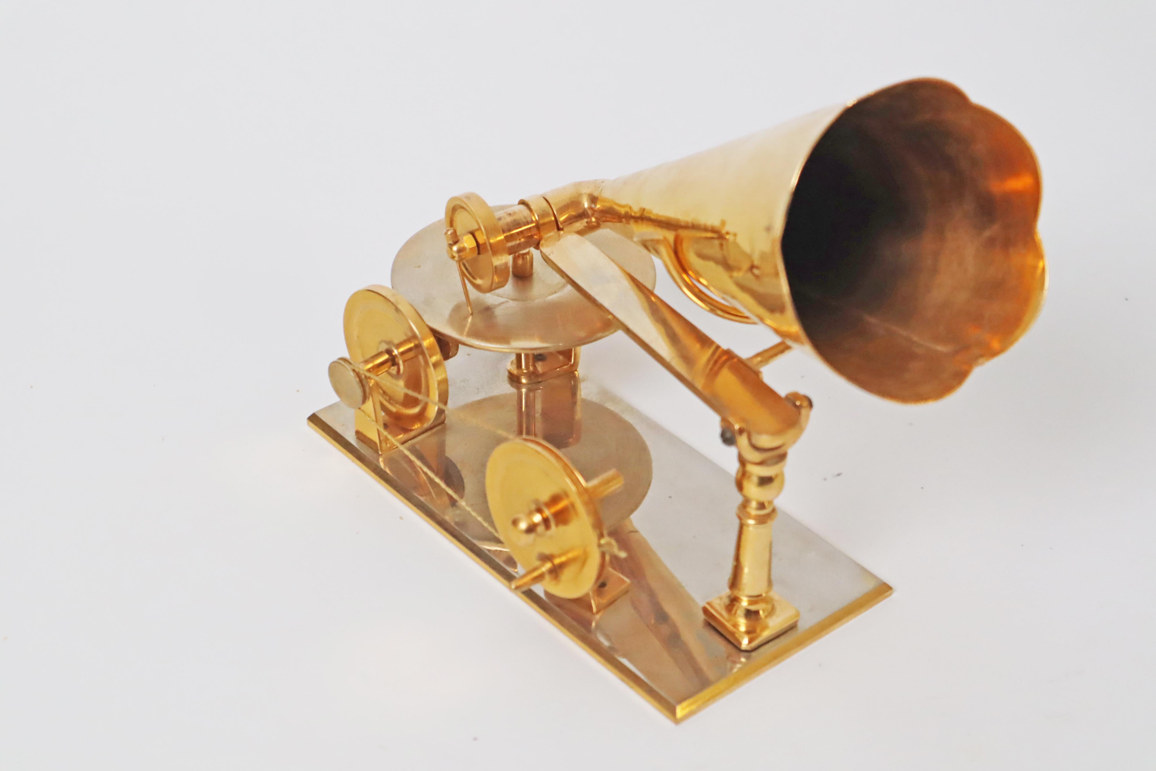 Handcrafted Golden First Gramophone Model after Emil Berliner 1887, Germany For Sale 7