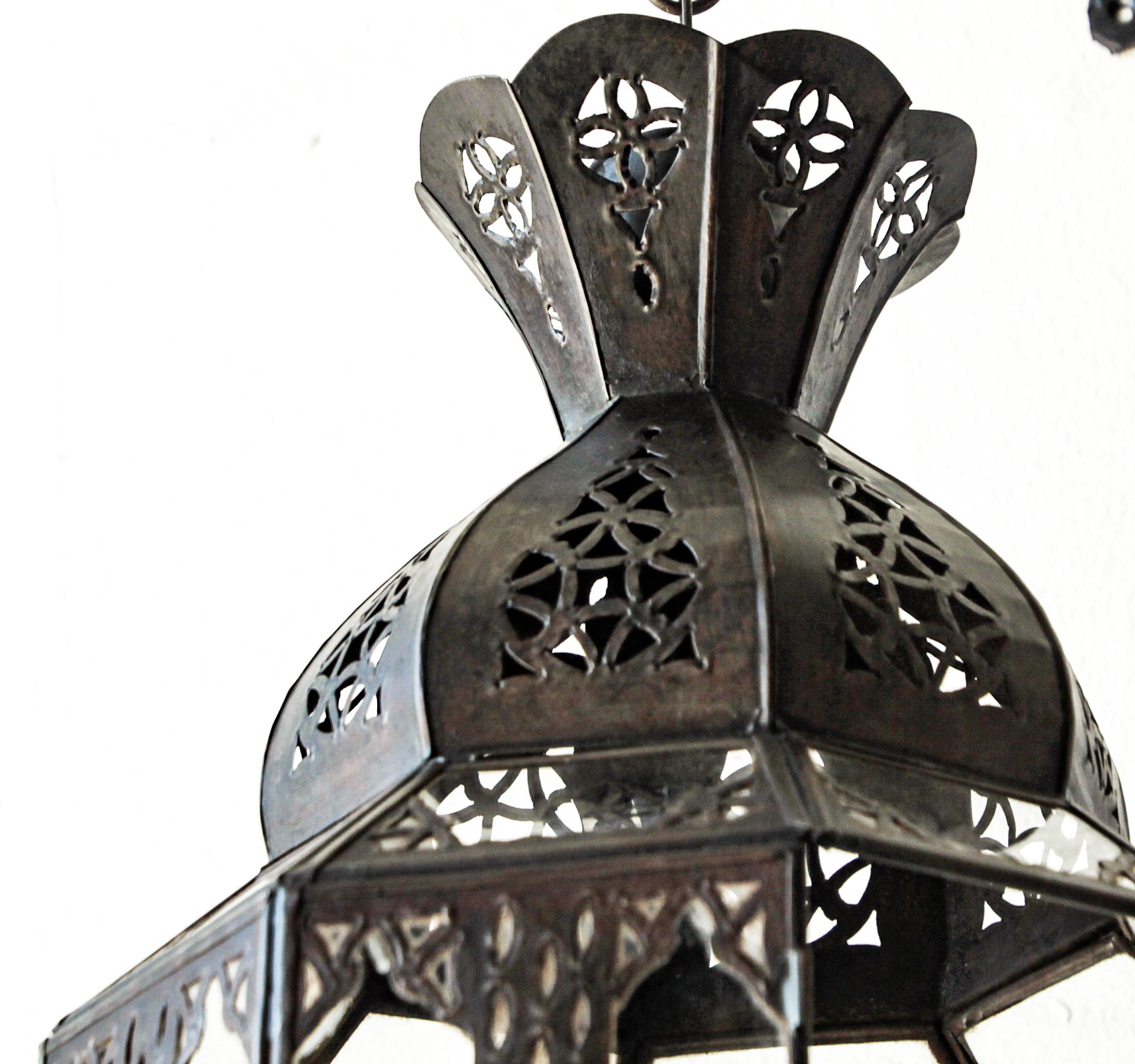 Lanterne en verre mauresque de forme octogonale, fabriquée à la main en vente 2