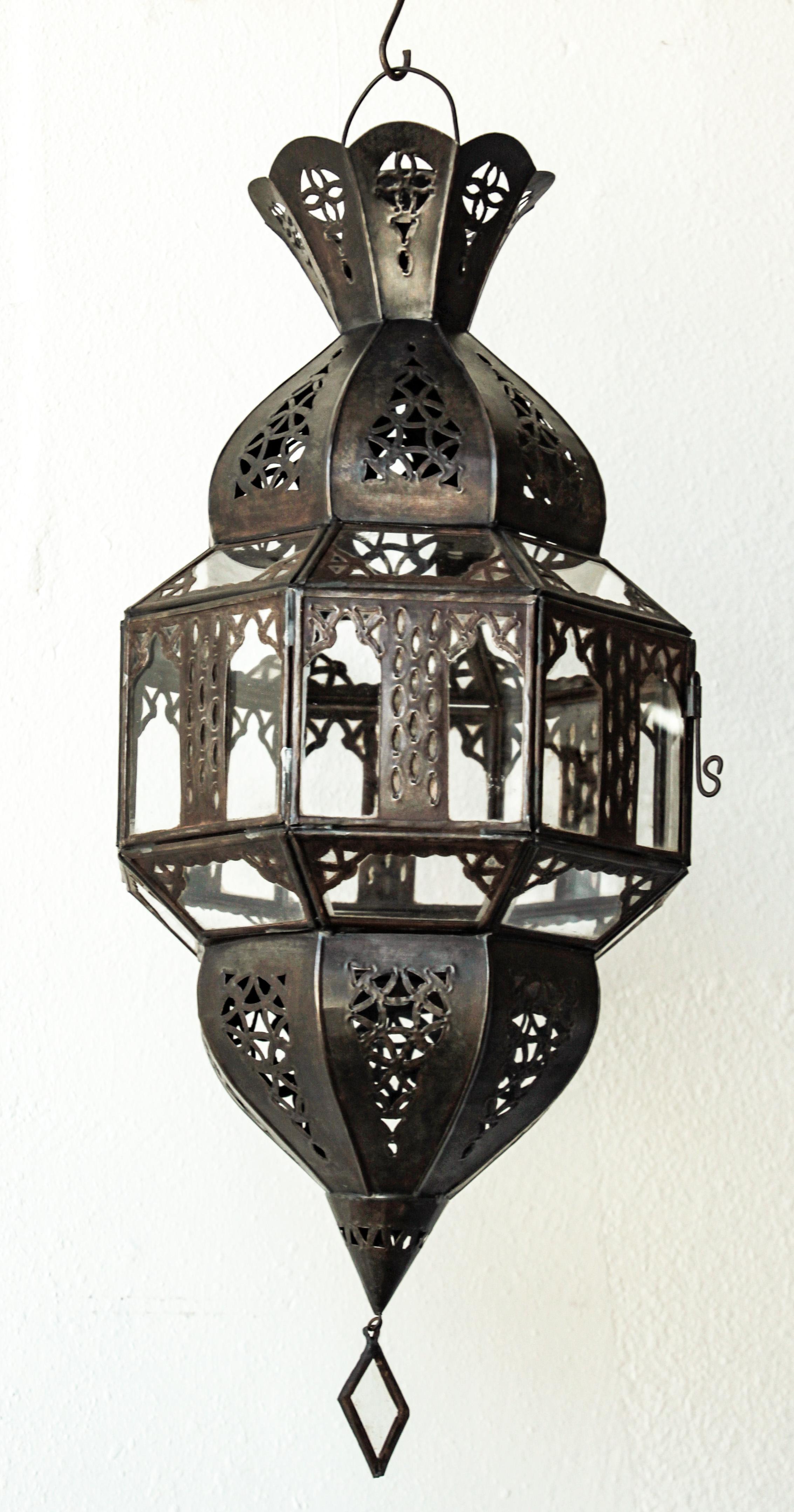 Lanterne en verre mauresque de forme octogonale, fabriquée à la main en vente 6