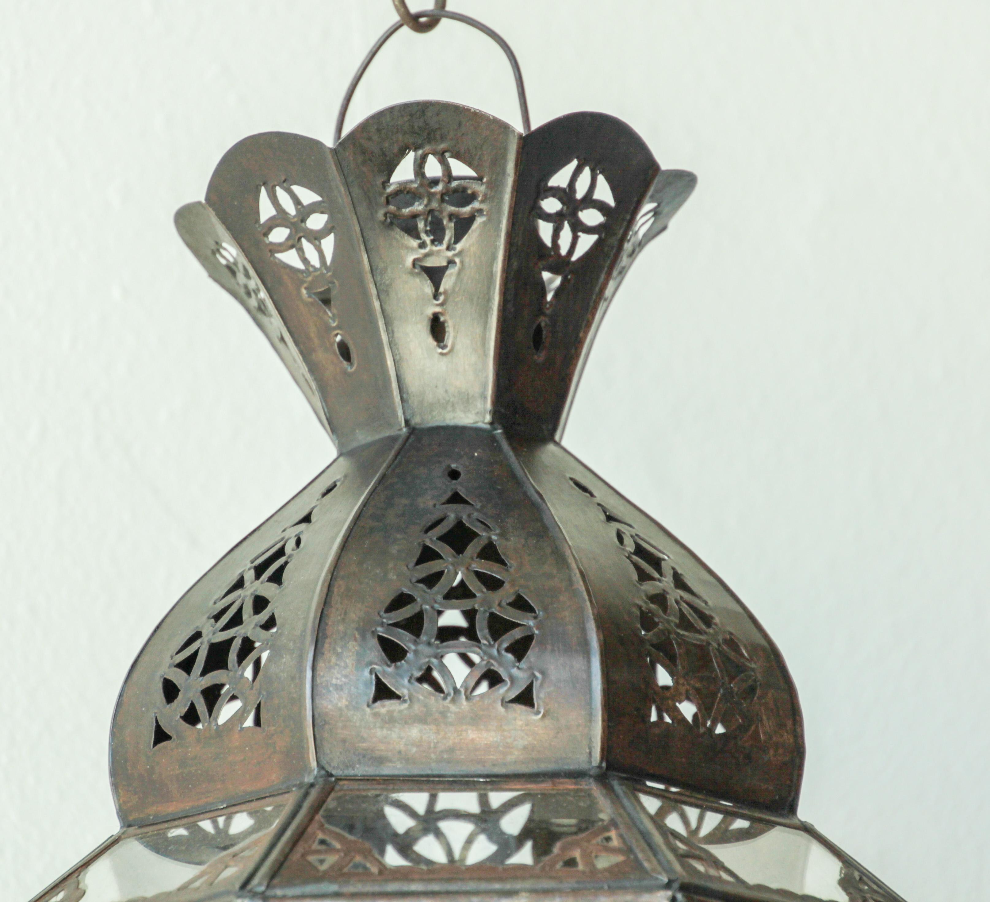 Lanterne en verre mauresque de forme octogonale, fabriquée à la main en vente 9