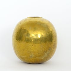 Vaso da fiori in ottone martellato realizzato a mano da Zanetto, Italia, anni '70