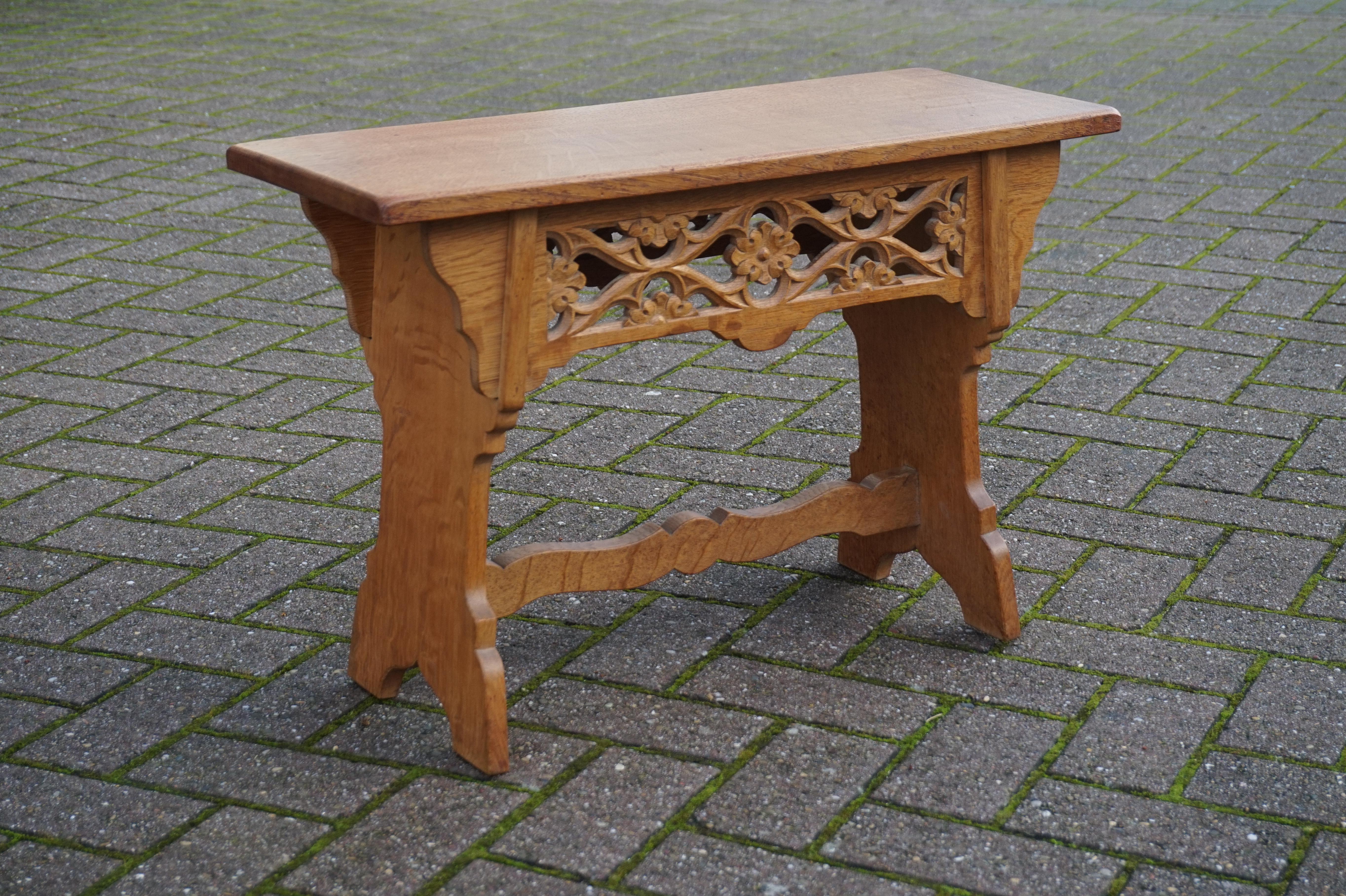 Beautifully designed and highly practical Gothic style bench.

This unique, Gothic Revival bench is another one of our recent great finds. It has so much going for it that we immediately fell in love with it. All handcrafted out of solid tiger oak,