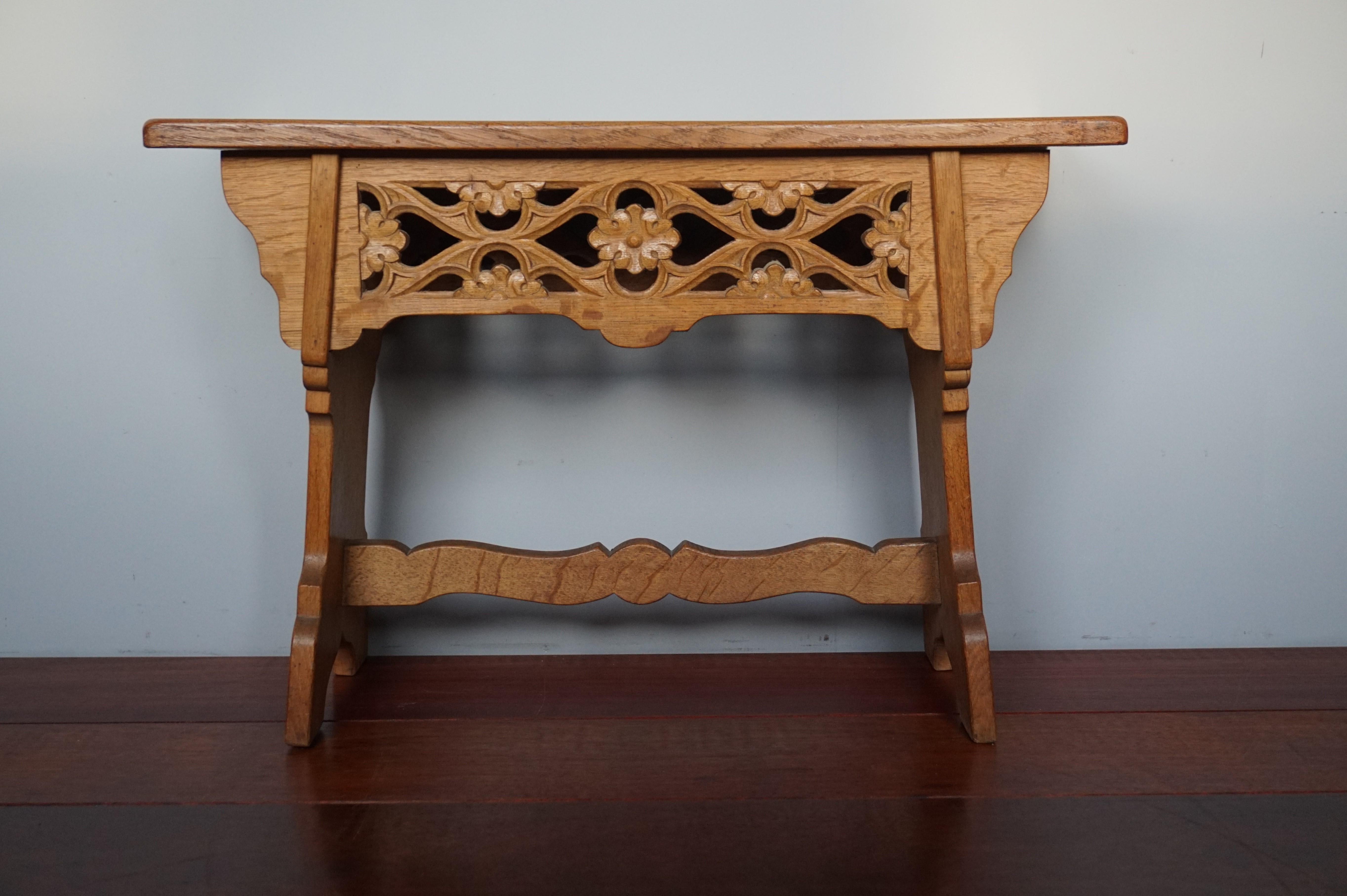 Handcrafted and Hand Carved Gothic Revival Hall Bench or Stool Made of Solid Oak For Sale 2
