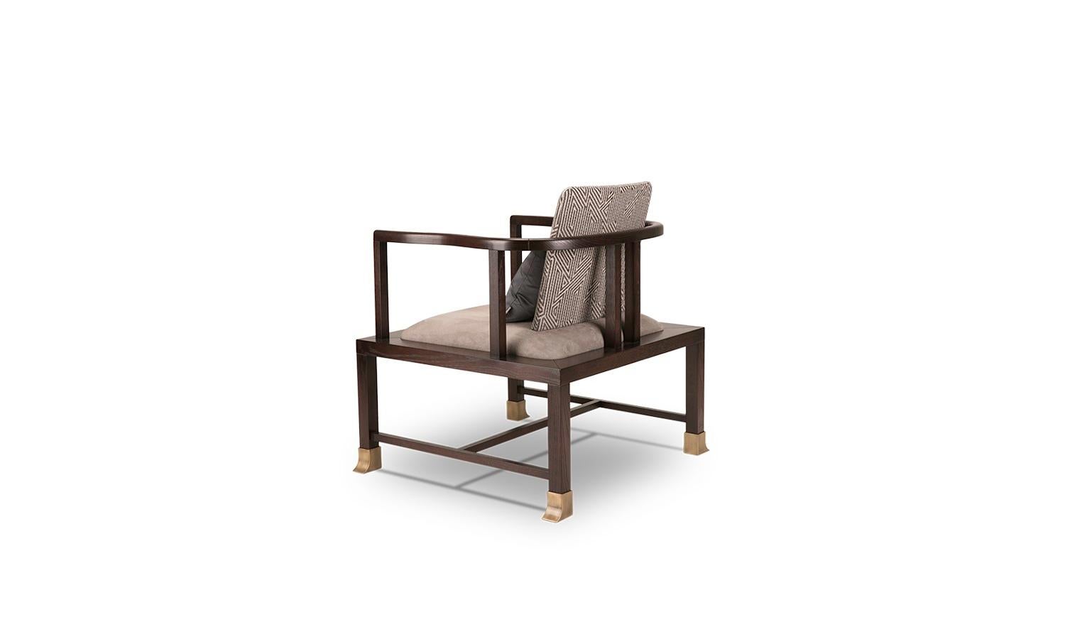 Handgefertigter Sessel im kaiserlichen Stil mit gegossenen Messingfüßen (Holz) im Angebot