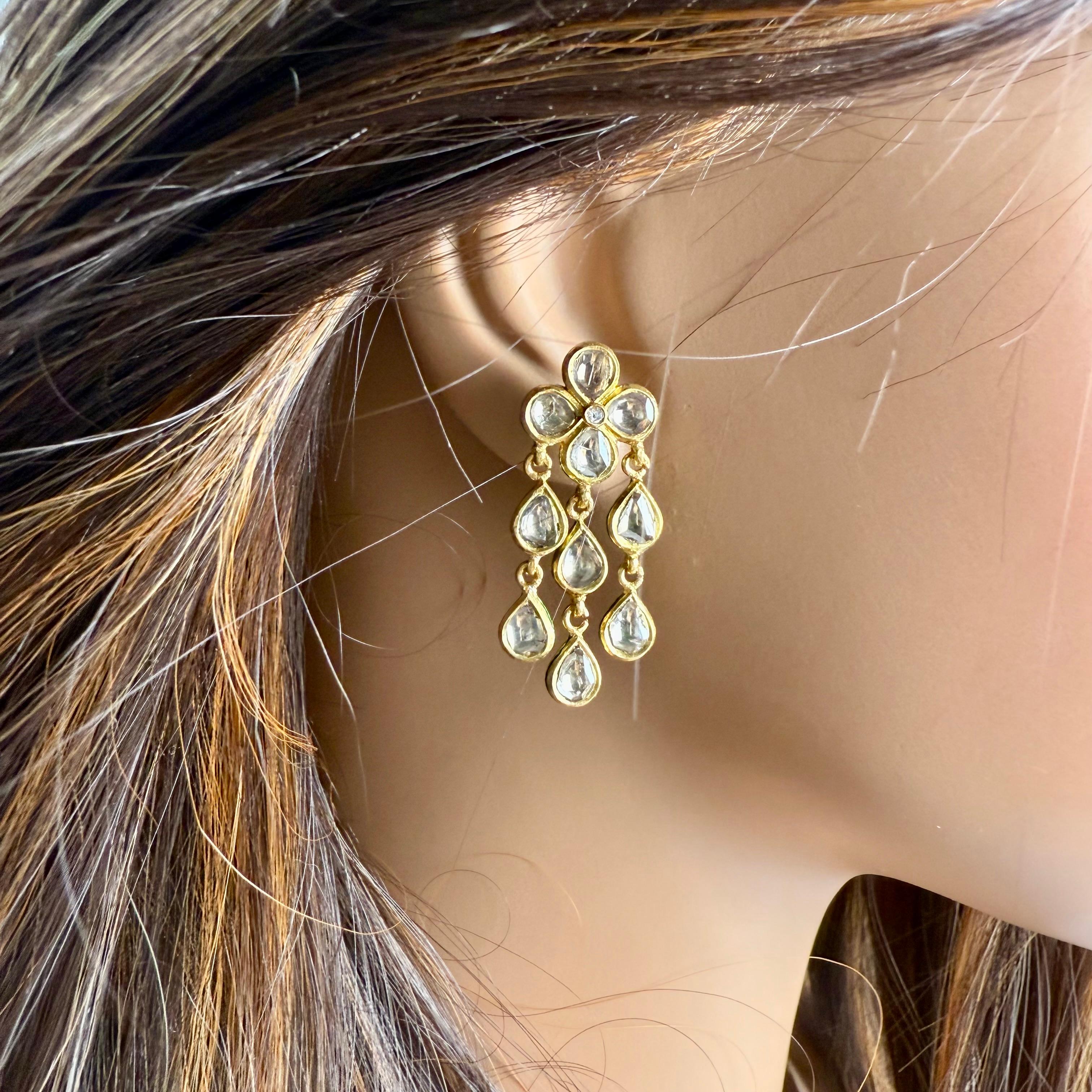 Pendientes artesanales indios de oro de 14 quilates con diamantes Polki y esmalte Meenakari en venta 6