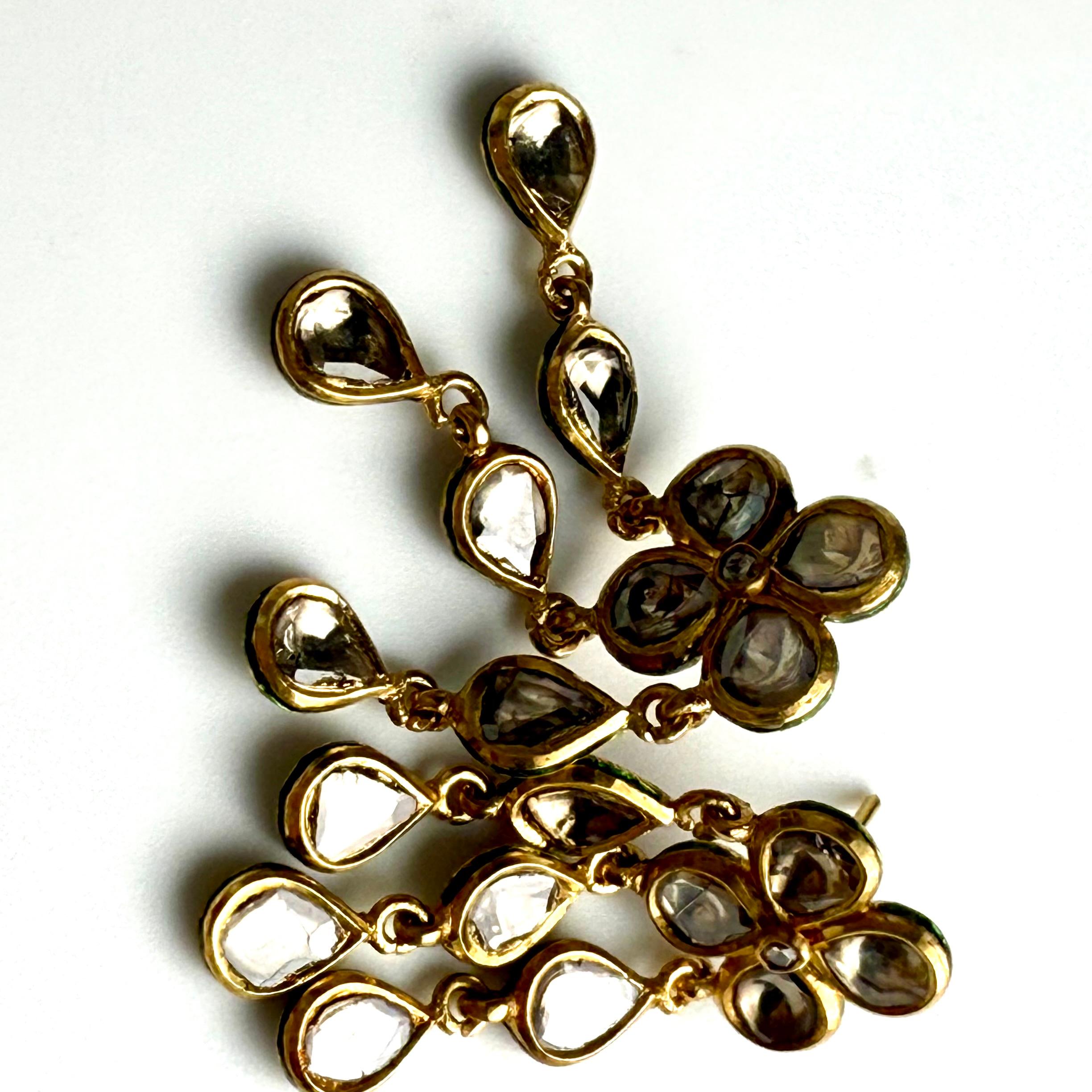 De las mujeres Pendientes artesanales indios de oro de 14 quilates con diamantes Polki y esmalte Meenakari en venta