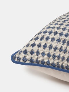 Handgefertigtes italienisches gemustertes Outdoor-Kissen mit blauer Paspel, Made in Italy