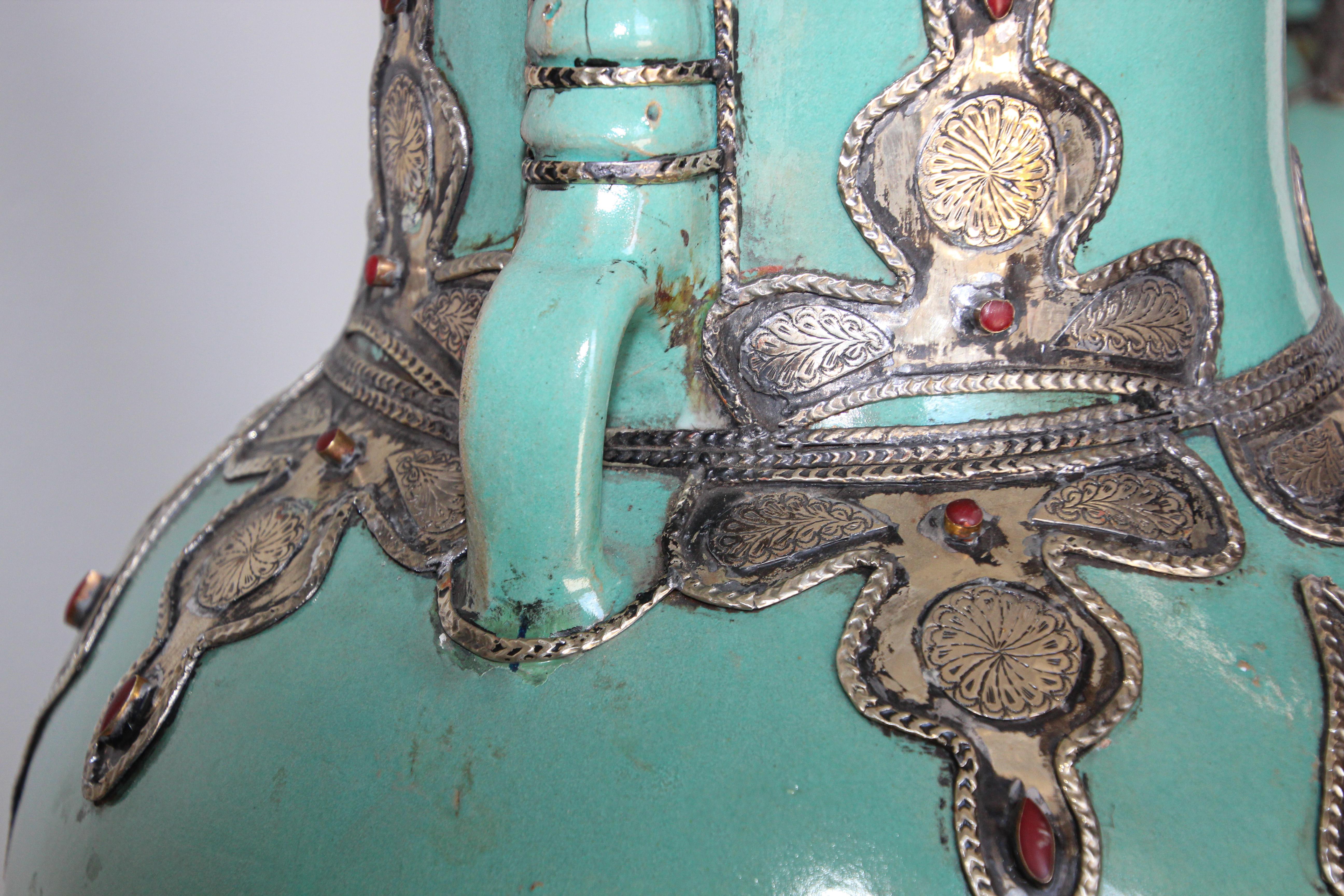 Grands vases en céramique mauresque fabriqués à la main avec poignées 8
