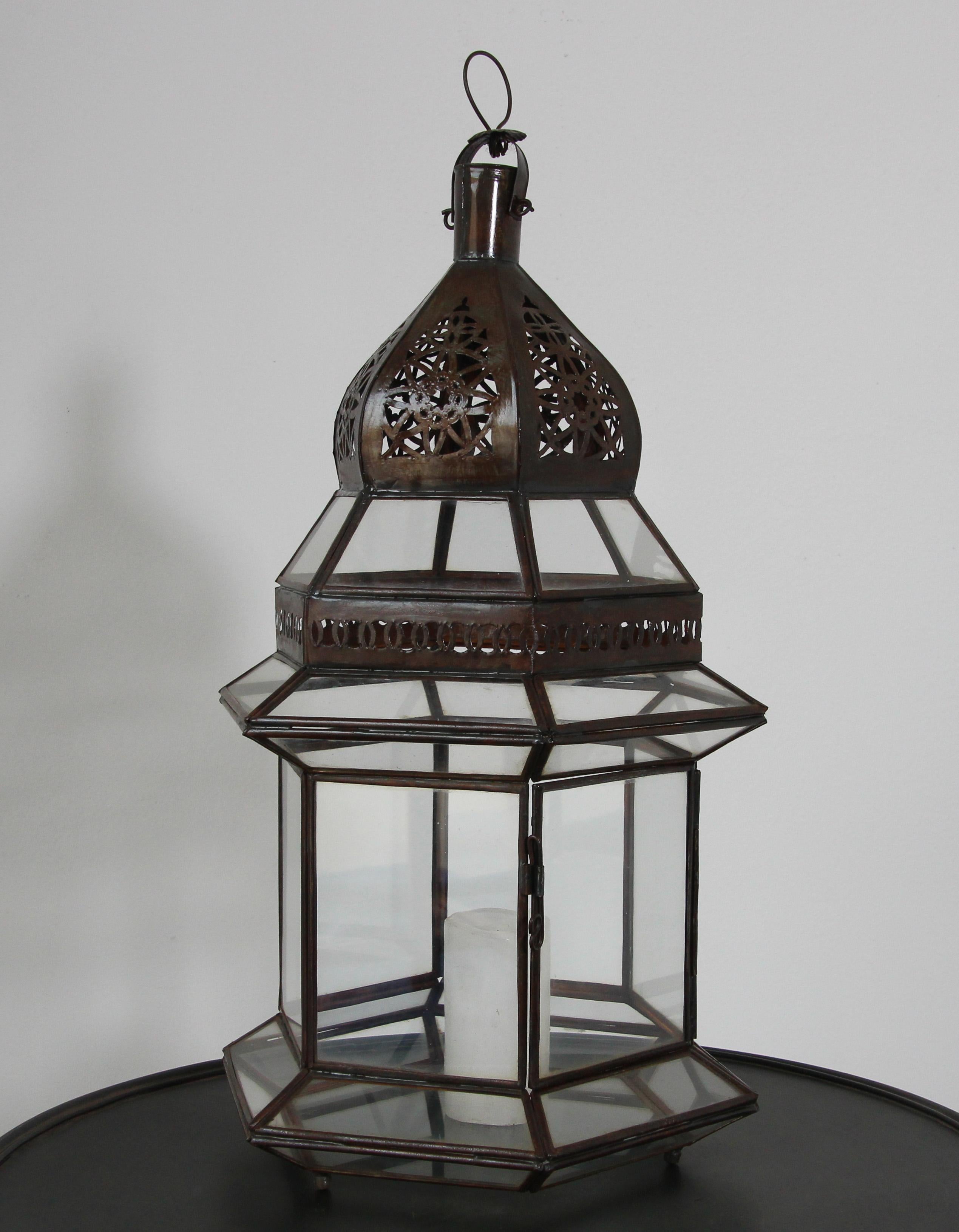 Grande lanterne marocaine en verre transparent, fabriquée à la main en vente 3