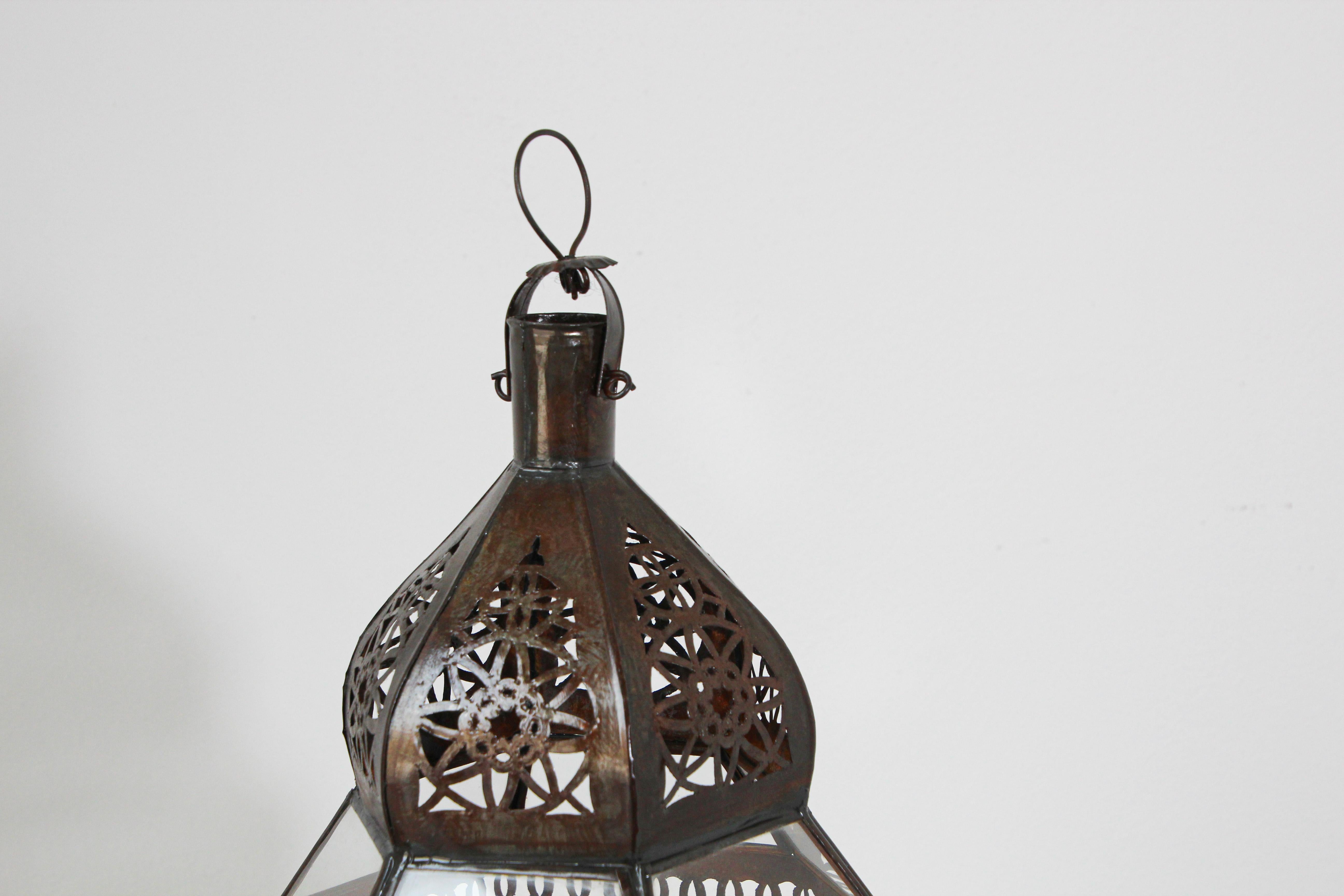 Handcrafted Large Moroccan Clear Glass Candle Lantern In Good Condition For Sale In North Hollywood, CA