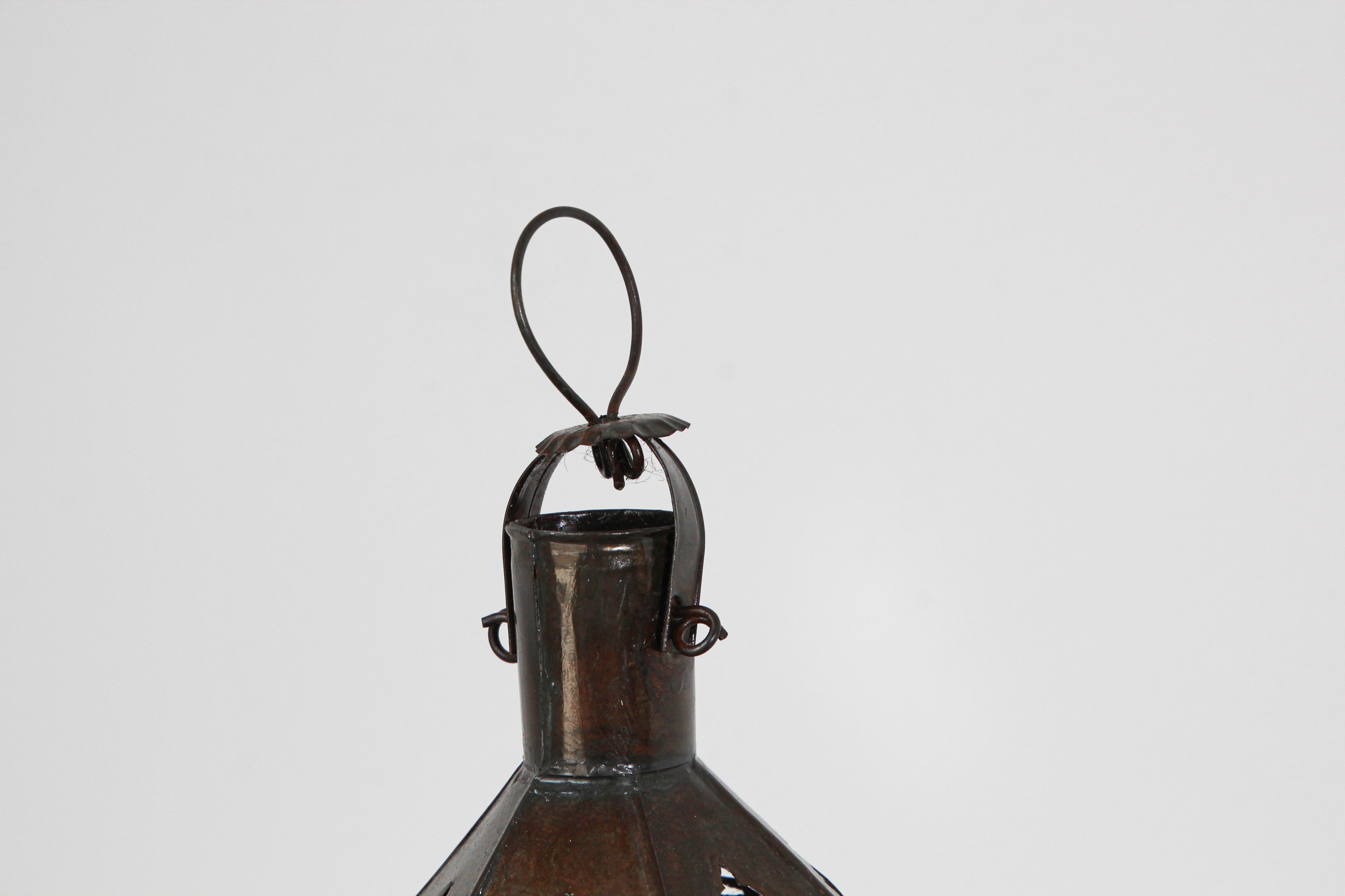 Grande lanterne marocaine en verre transparent, fabriquée à la main Bon état - En vente à North Hollywood, CA