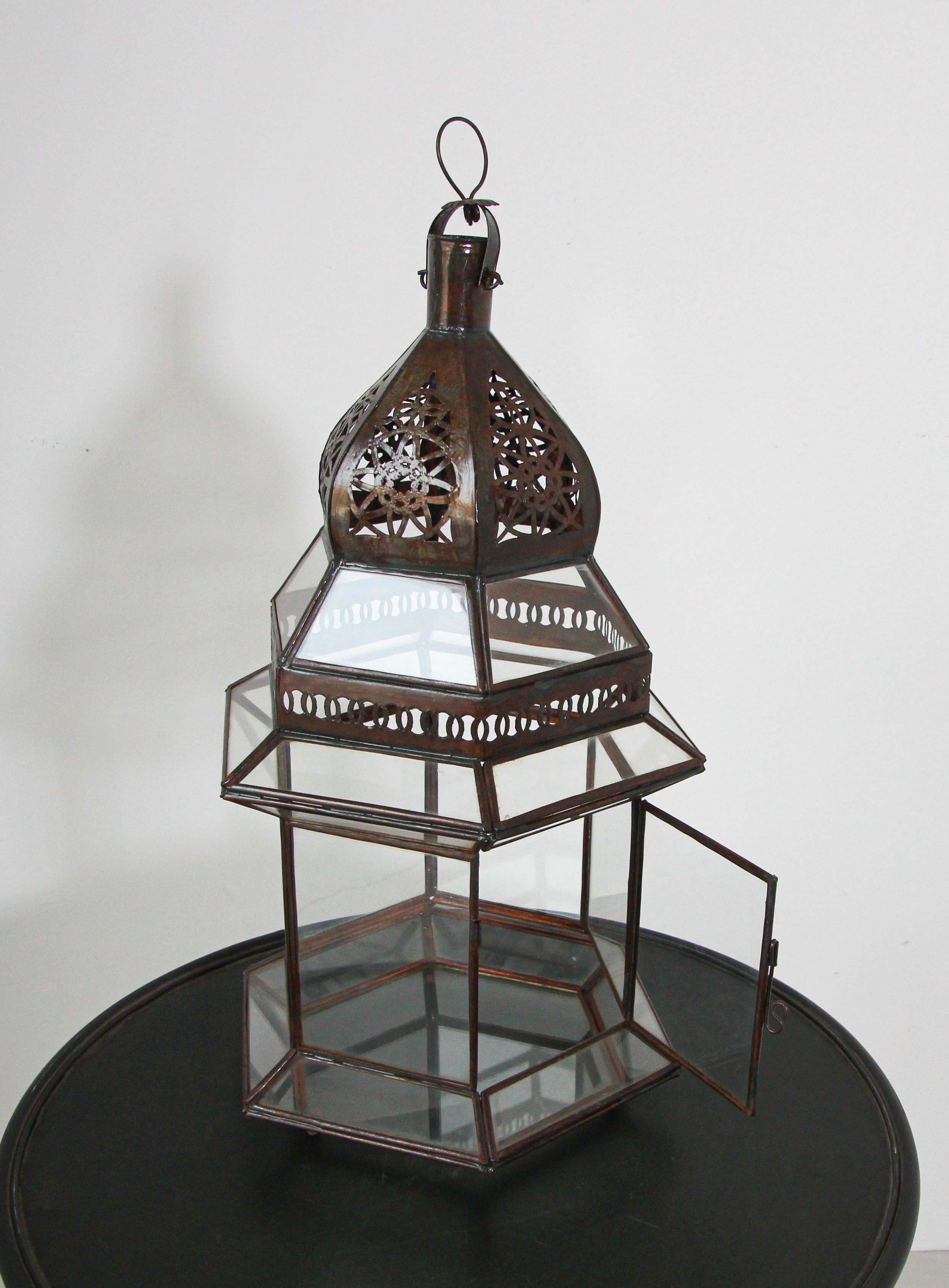 20ième siècle Grande lanterne marocaine en verre transparent, fabriquée à la main en vente
