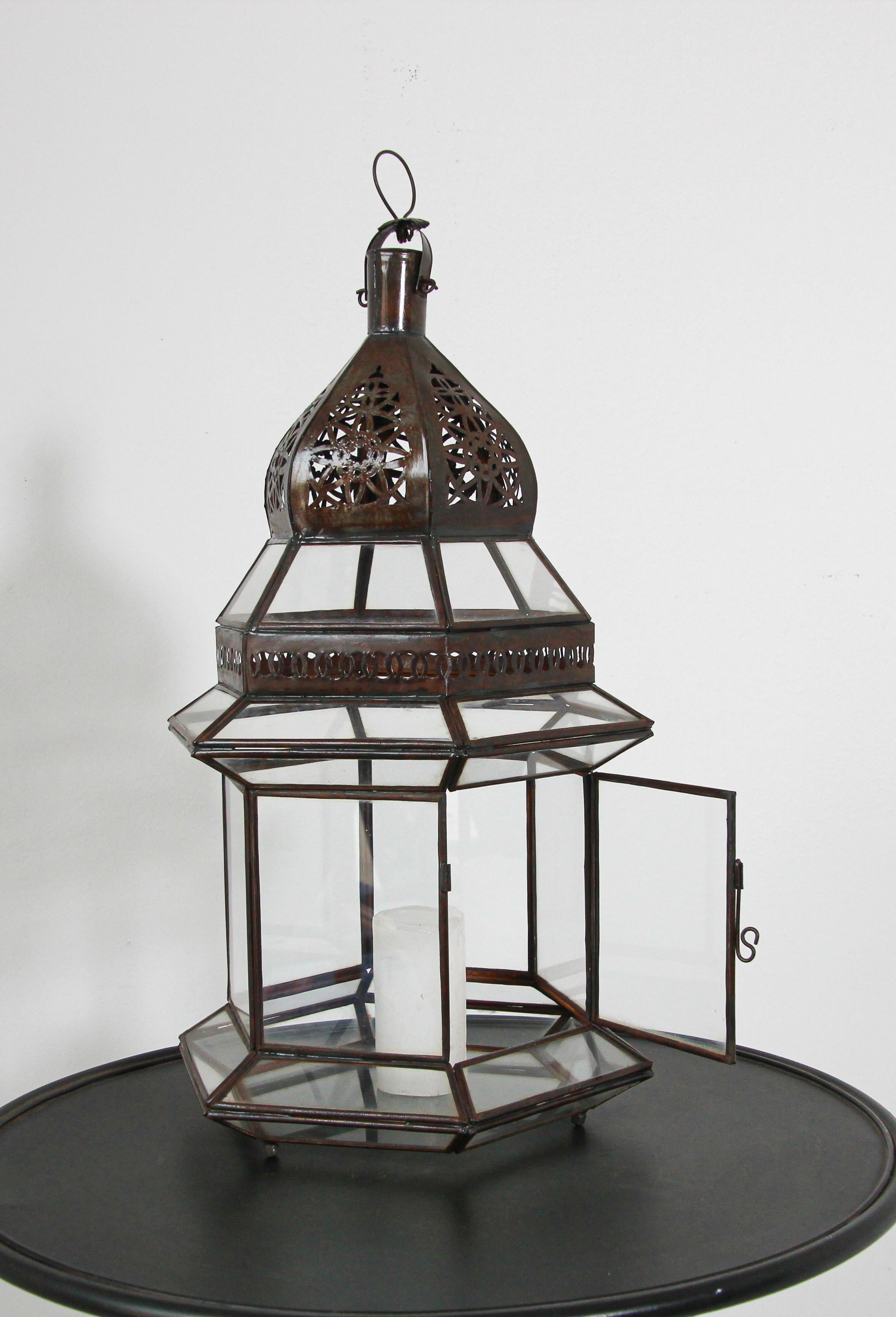 Métal Grande lanterne marocaine en verre transparent, fabriquée à la main en vente