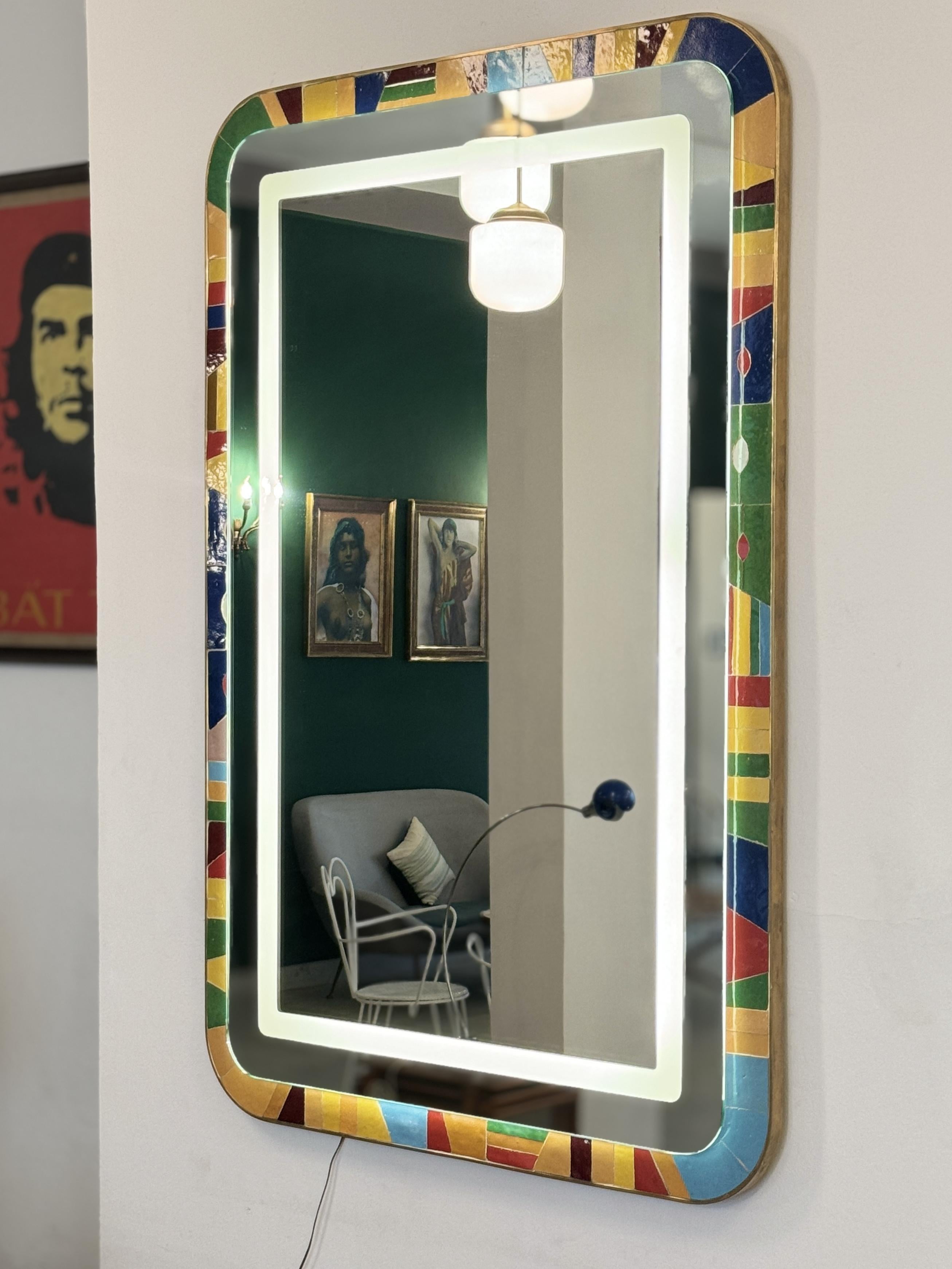 Handcrafted Led Light Mosaik und Messing Badezimmerspiegel von Jonathan Amar Studio  im Angebot 4