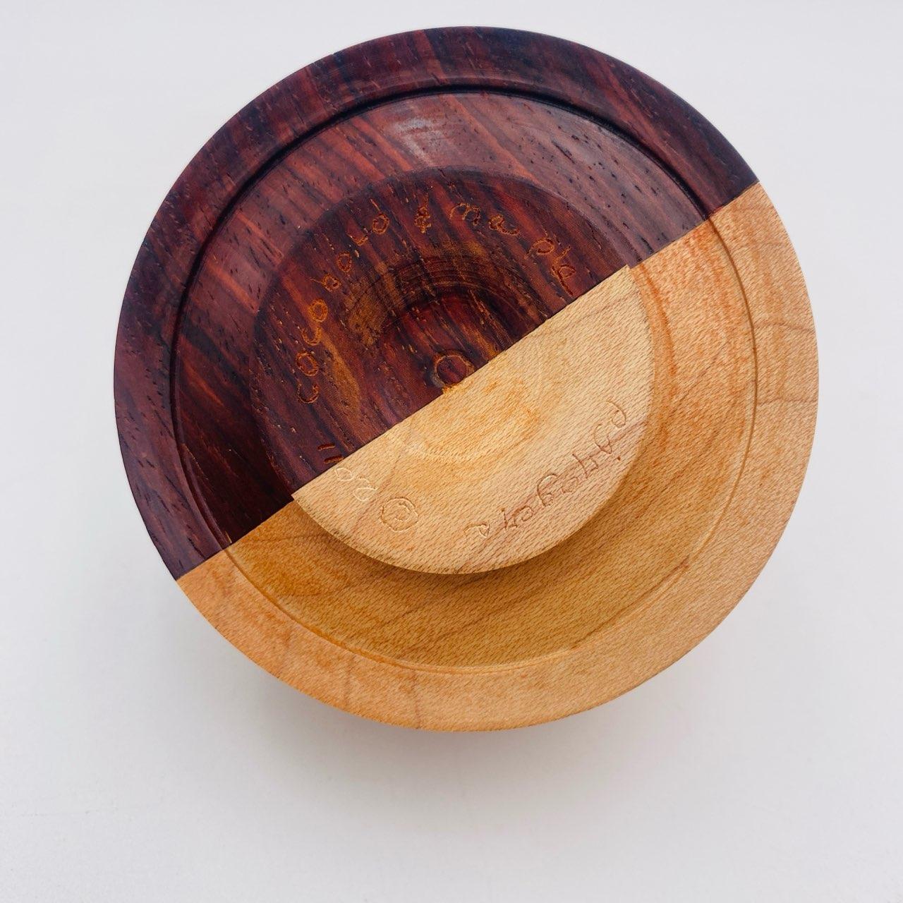 Handgefertigte Vase aus Ahorn und Cocobolo Holz Signiert im Zustand „Gut“ im Angebot in San Juan Capistrano, CA