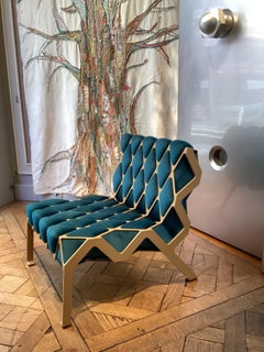 Silla Matrice de acero y terciopelo verde hecha a mano por Tawla en stock