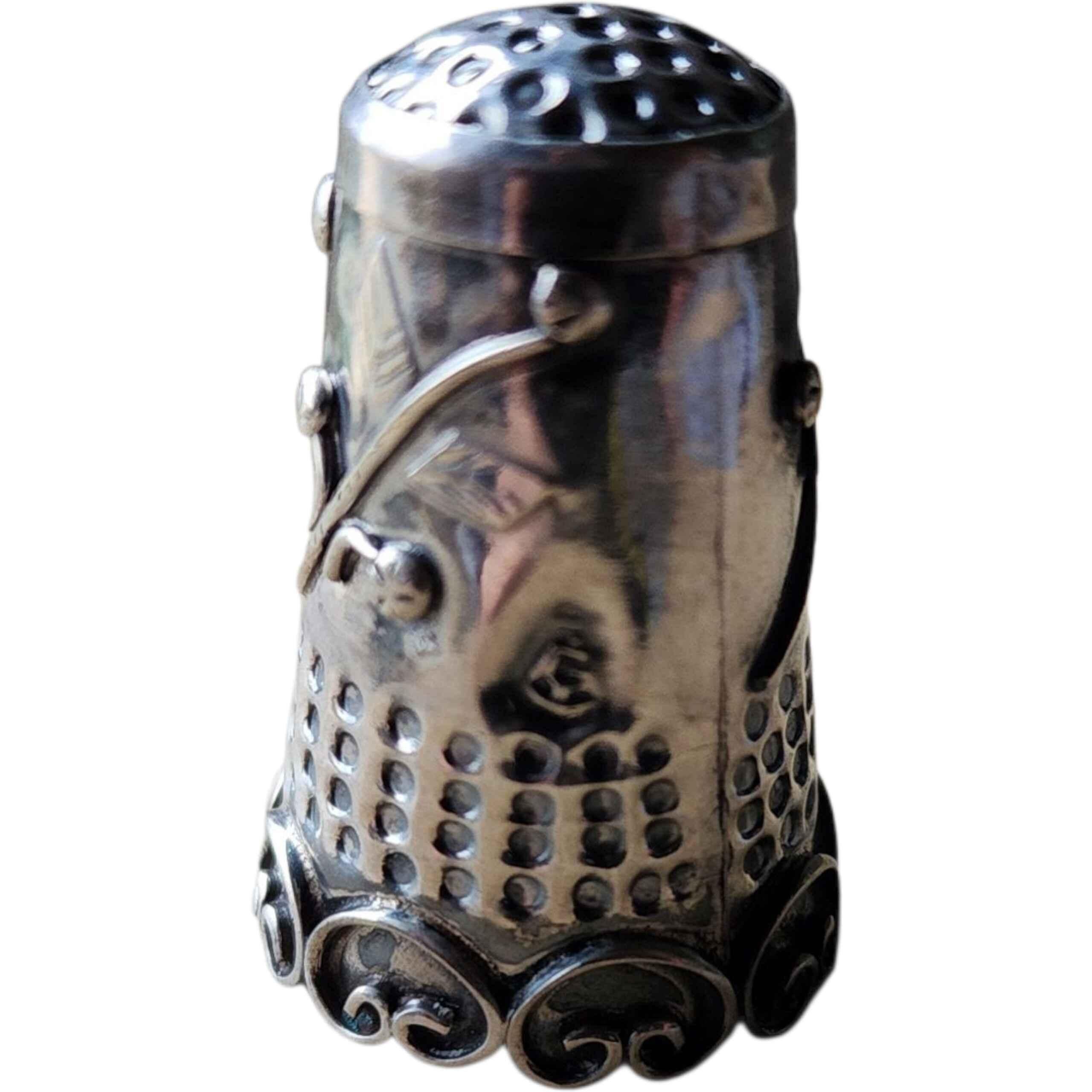 Art Déco Ditale artigianale in argento sterling messicano di Taxco Iguala, con decorazione a volute floreali in vendita