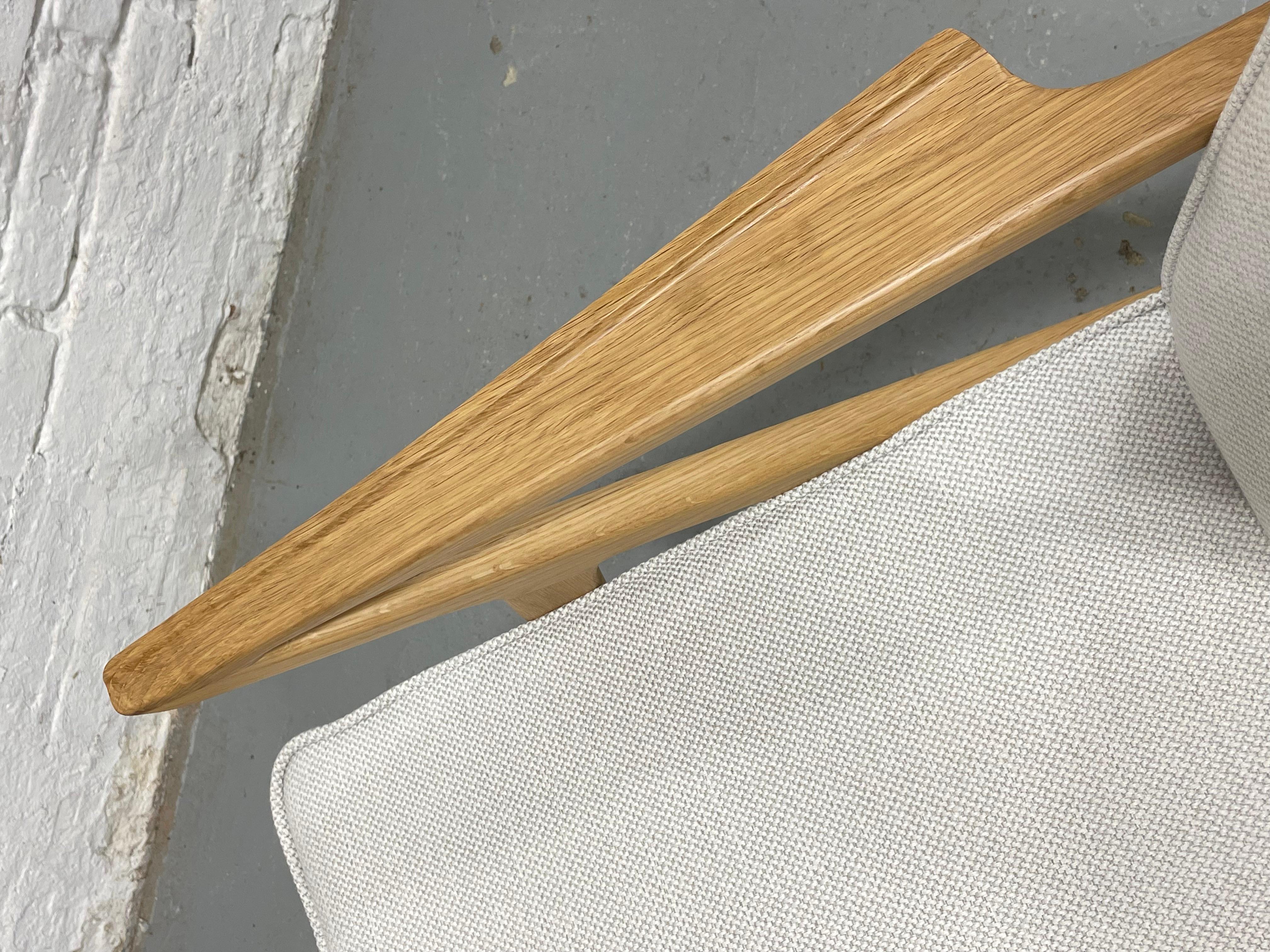 Chaise longue en chêne de style moderne du milieu du siècle, fabriquée à la main en vente 5