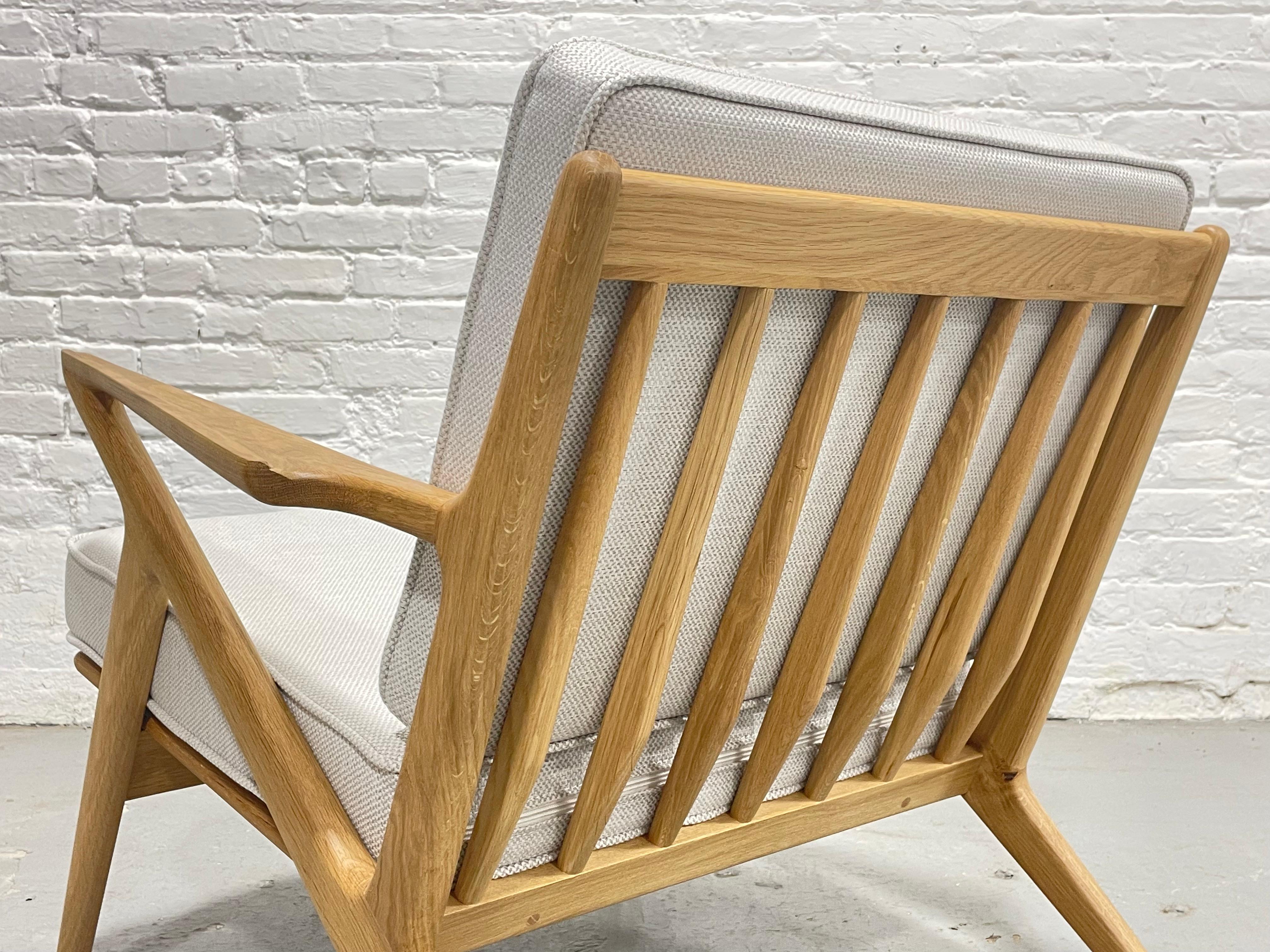 Chaise longue en chêne de style moderne du milieu du siècle, fabriquée à la main Neuf - En vente à Weehawken, NJ