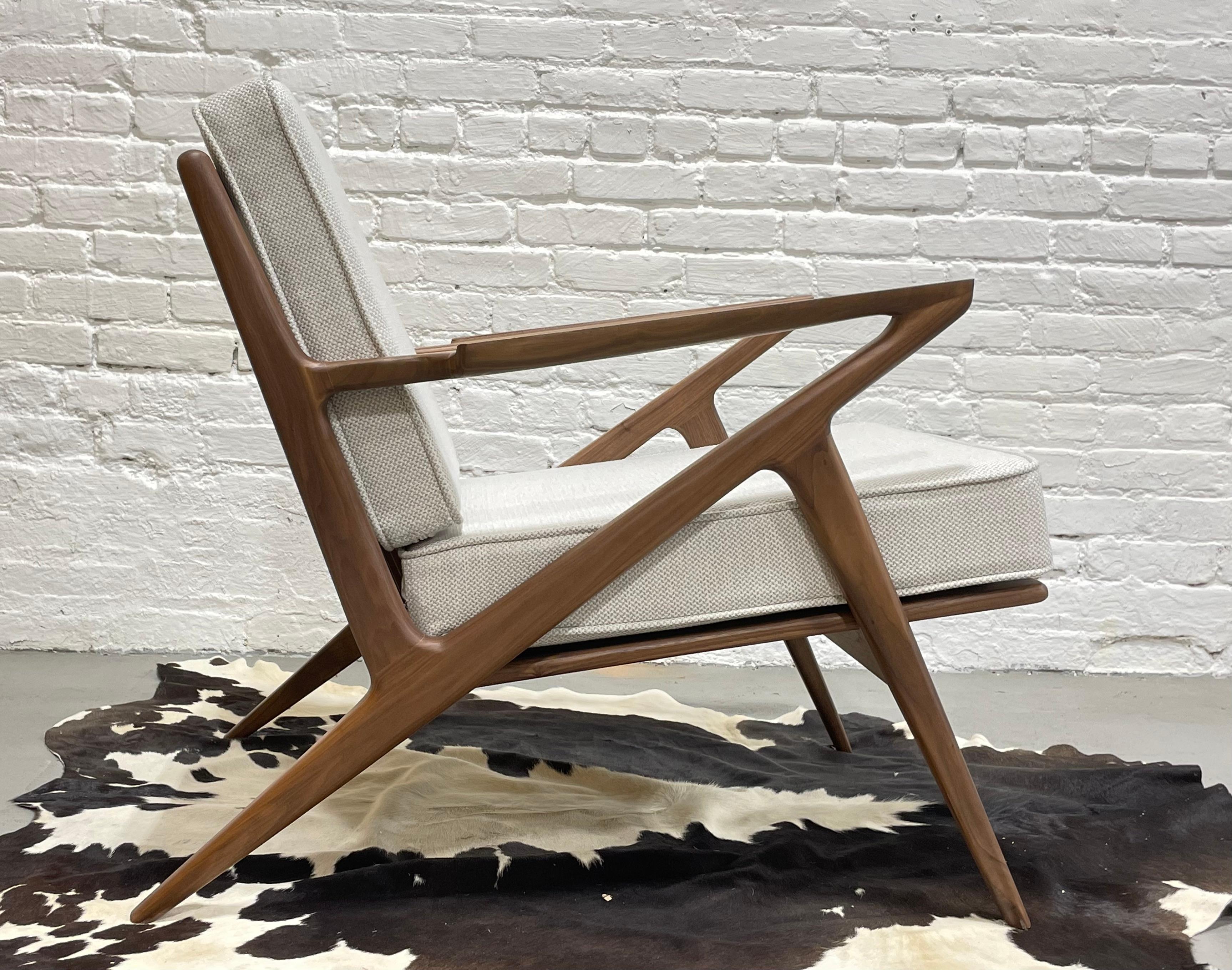 Handcrafted Mid-Century Modern Styled Walnut Lounge Chair In New Condition For Sale In Weehawken, NJ