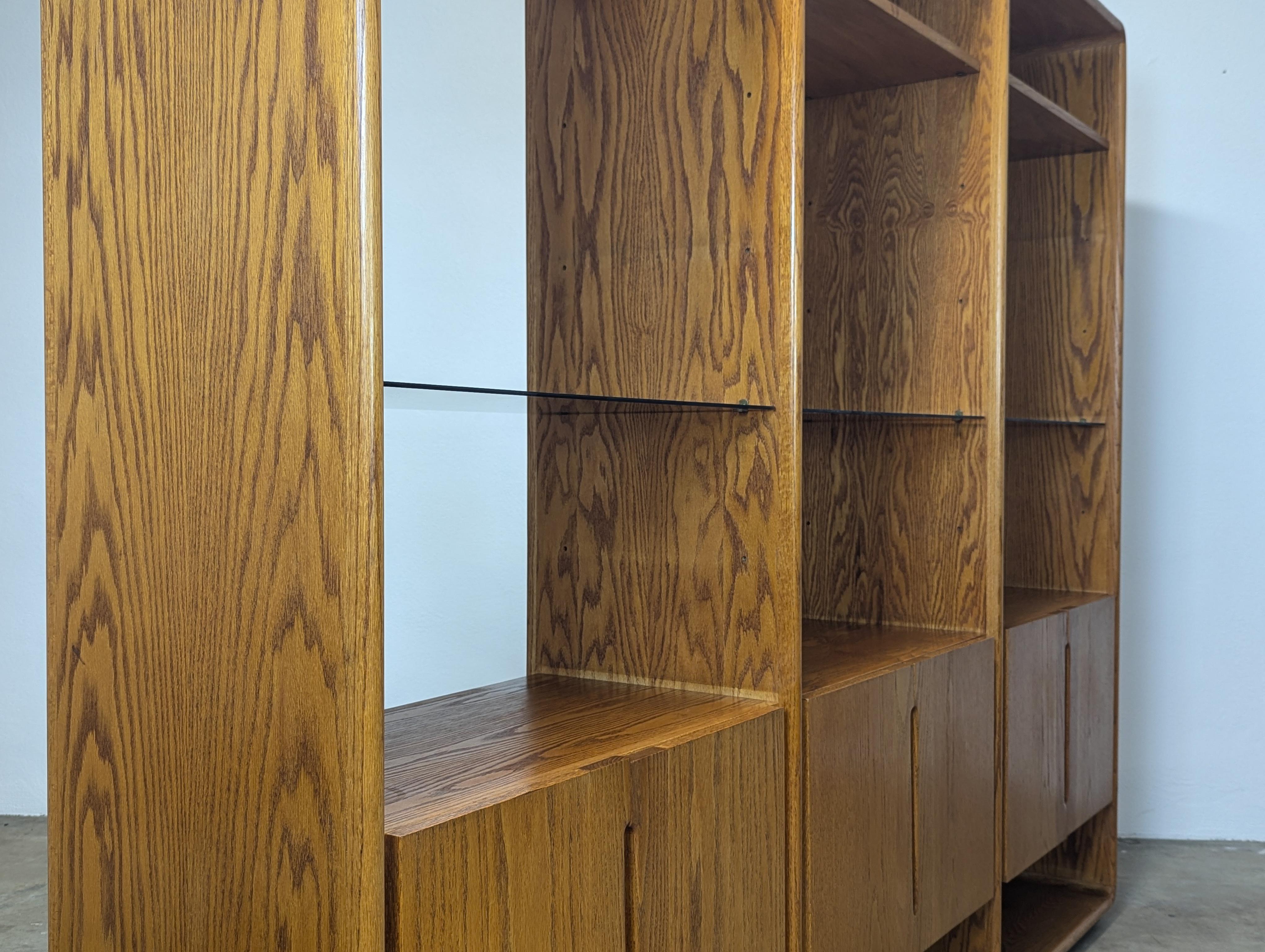 Handcrafted Mid Century Oak 3-Bay Wall Cabinet by Lou Hodges, 1979 In Good Condition For Sale In Chino Hills, CA