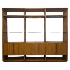 Armoire murale à trois baies en Oak du milieu du siècle, fabriquée à la main par Lou Hodges, 1979