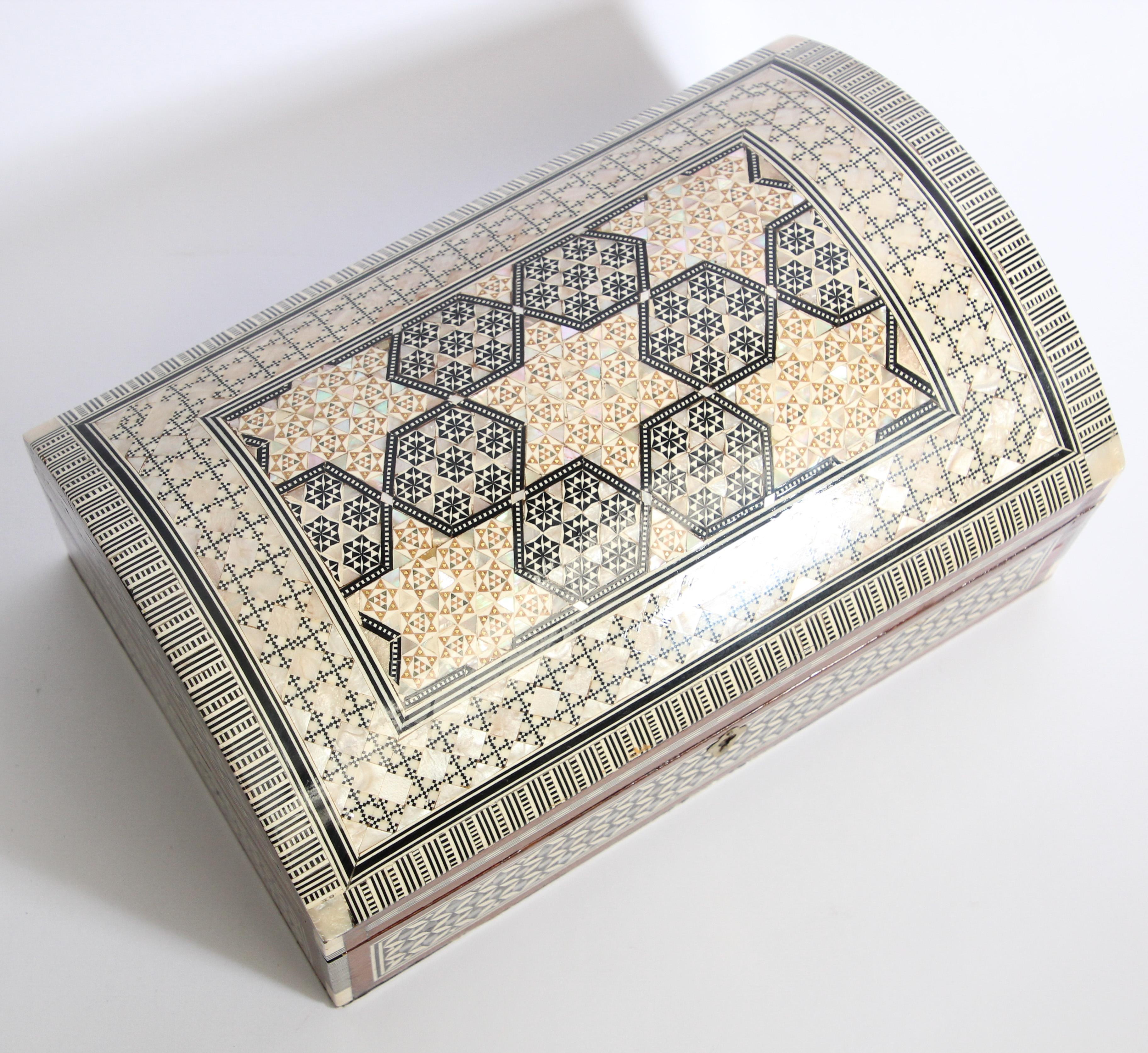 Handcrafted Middle Eastern Sadeli Jewelry Box For Sale 3