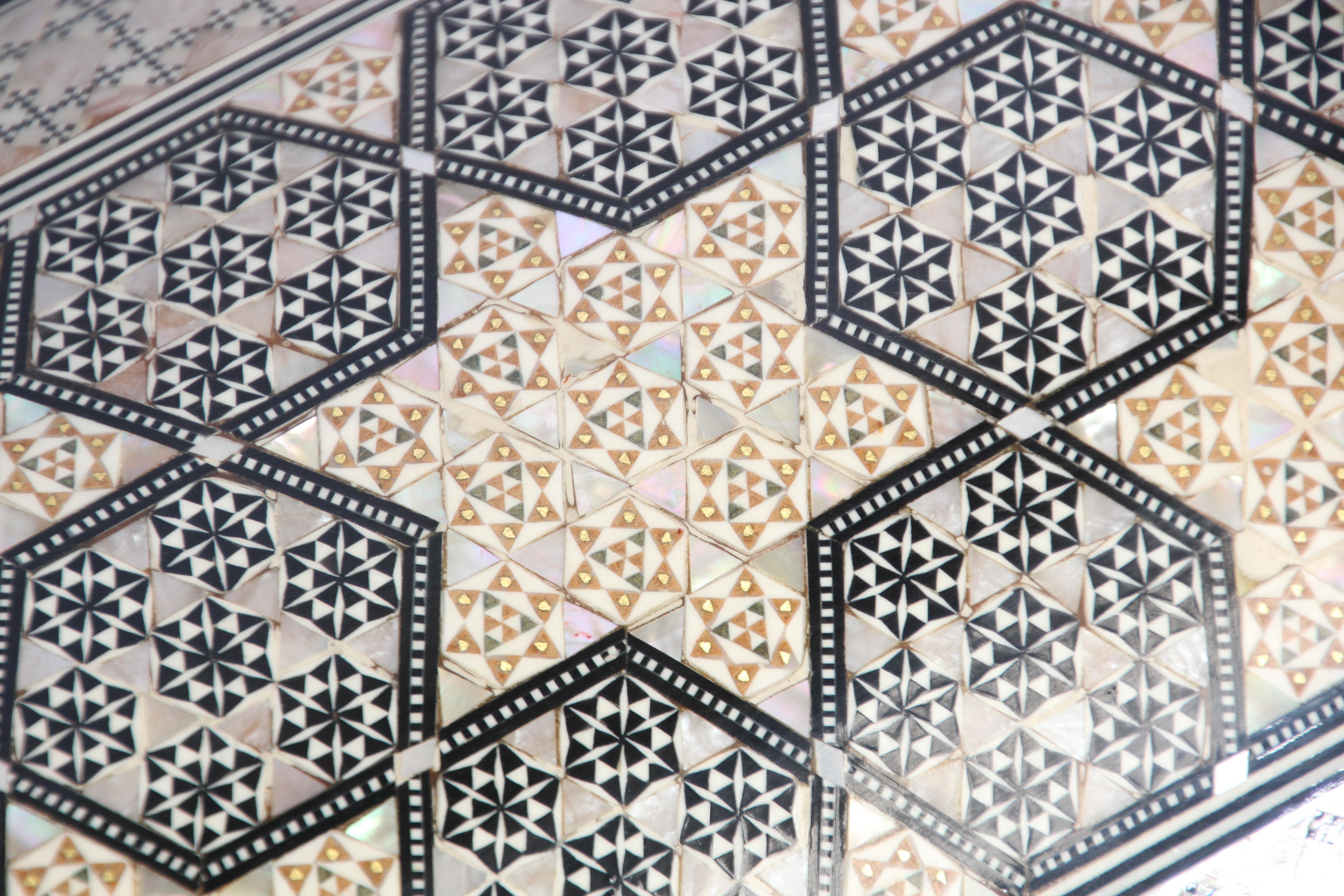 Handcrafted Middle Eastern Sadeli Schmuckkästchen im Angebot 6
