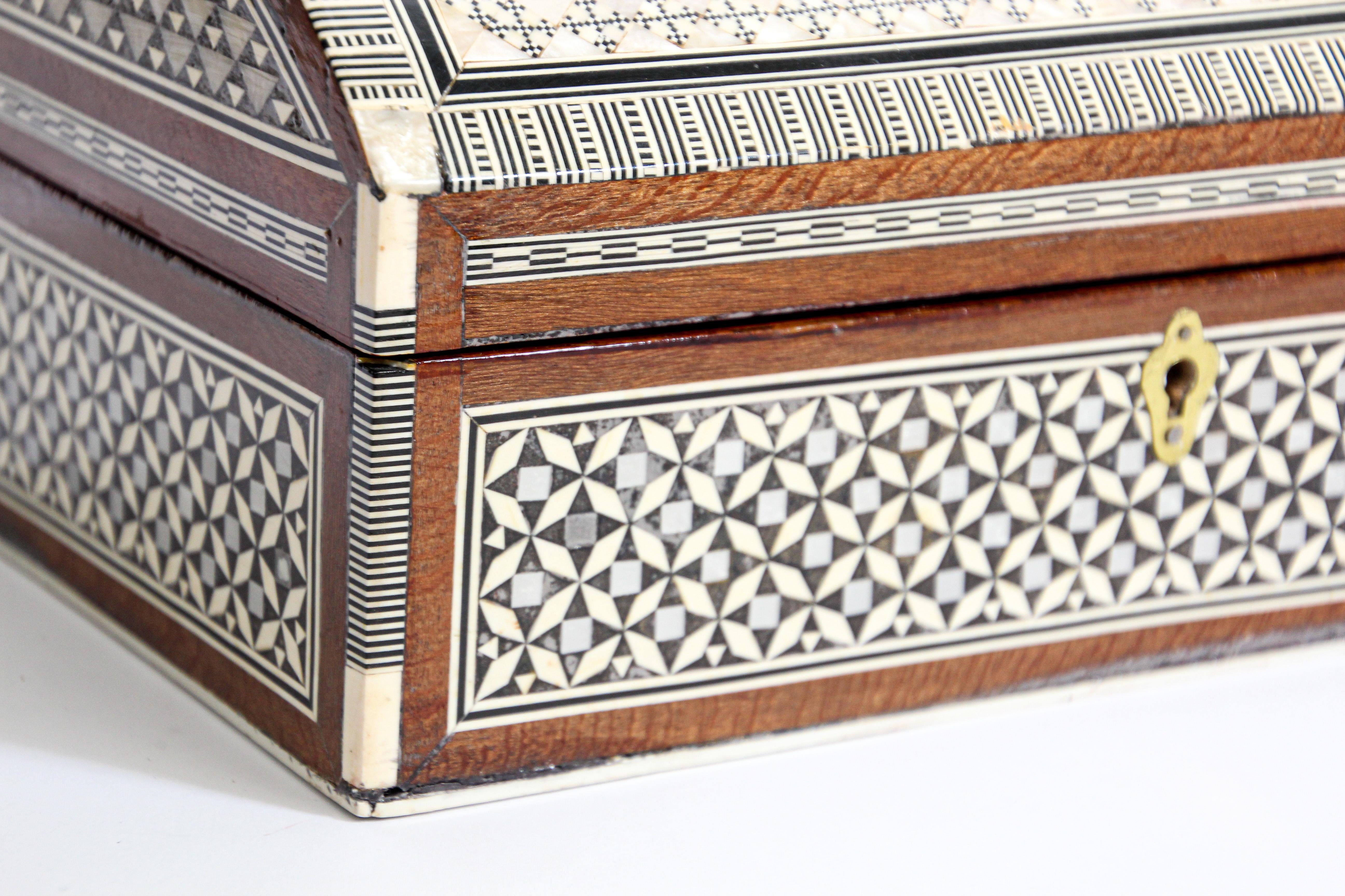 Handcrafted Middle Eastern Sadeli Jewelry Box For Sale 7