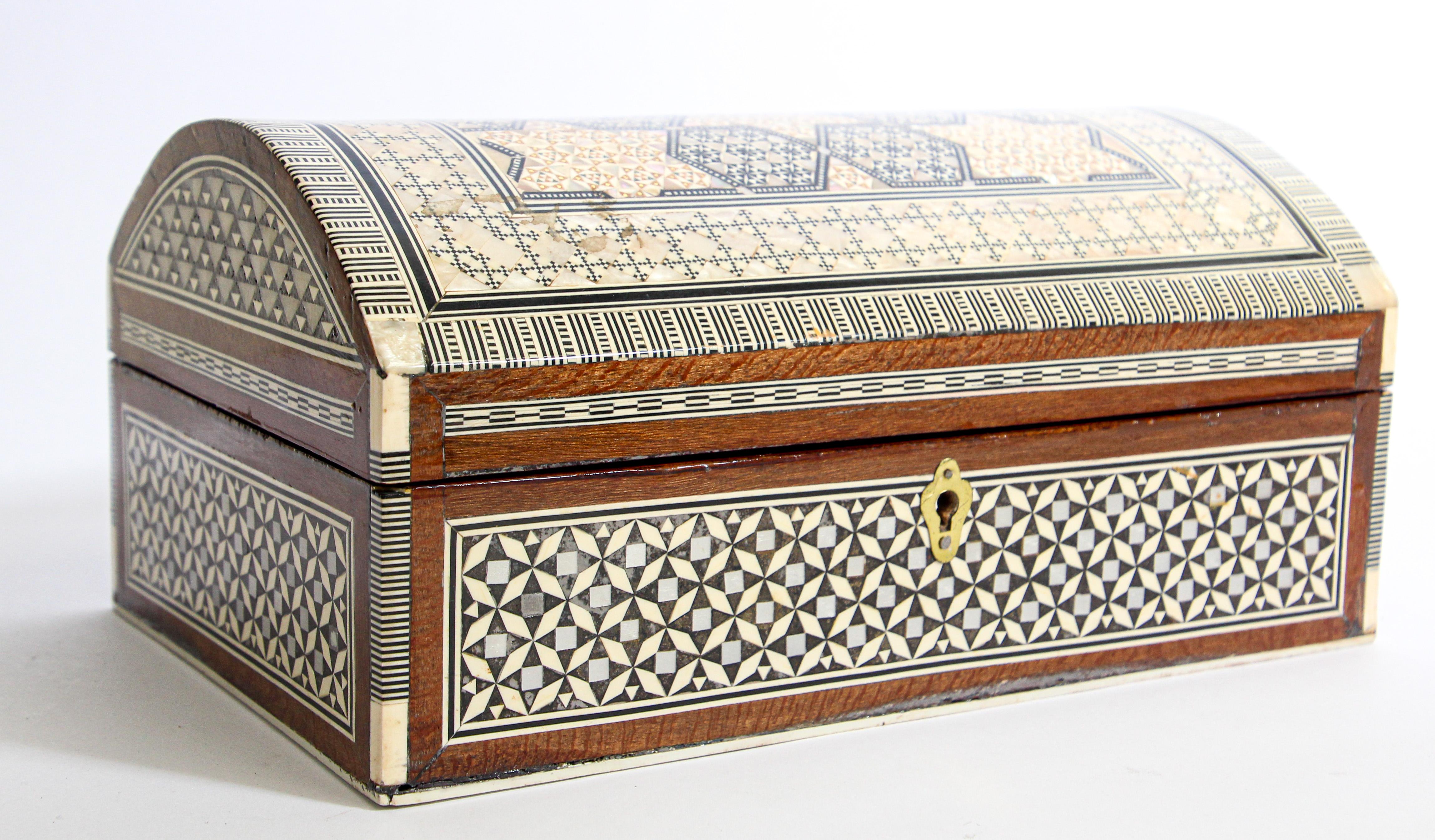 Hand-Crafted Handcrafted Middle Eastern Sadeli Jewelry Box For Sale