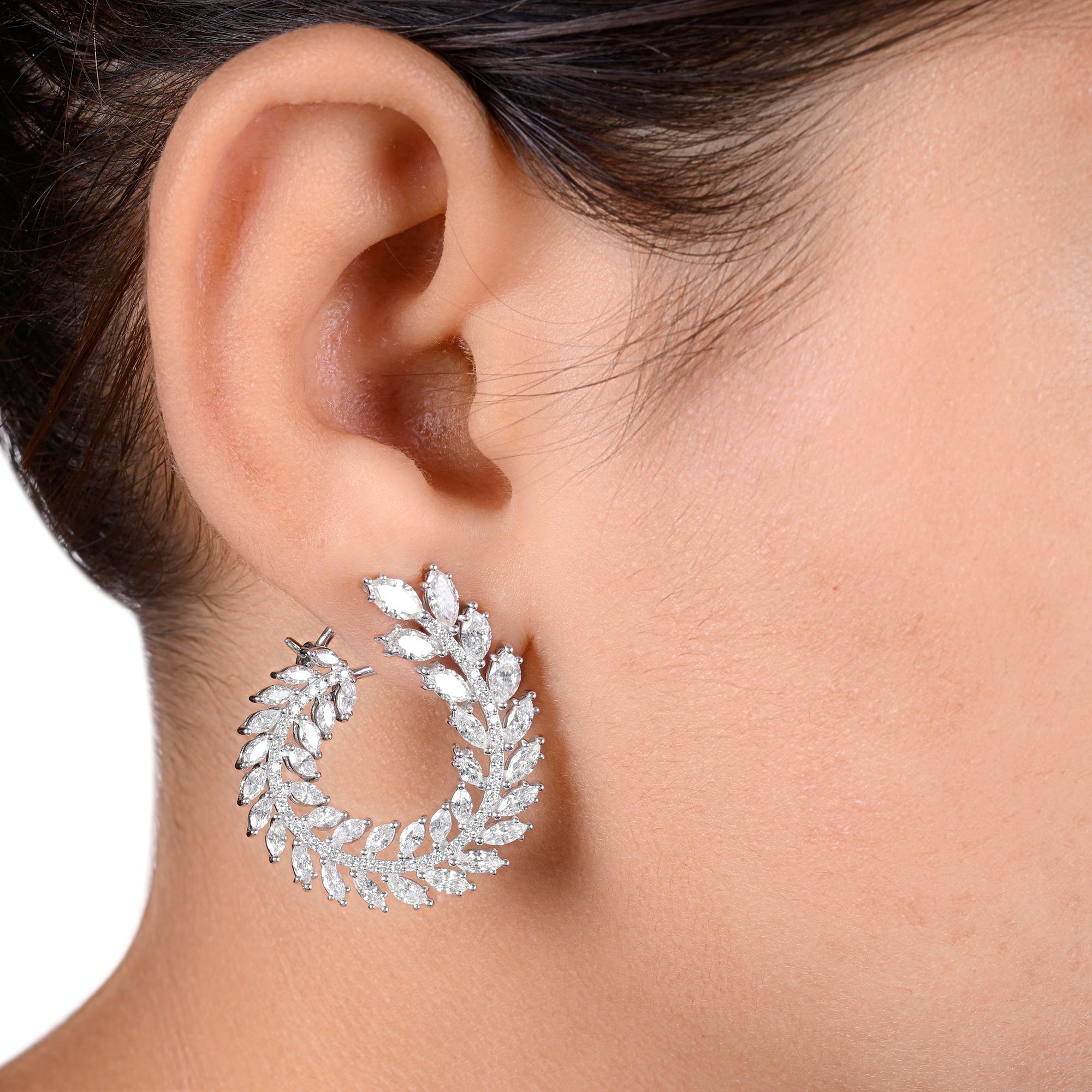 Handgefertigte C-Hoop-Ohrringe mit gemischtem Schliff (5,59 Karat) aus massivem Weißgold (14 K) im Angebot 1