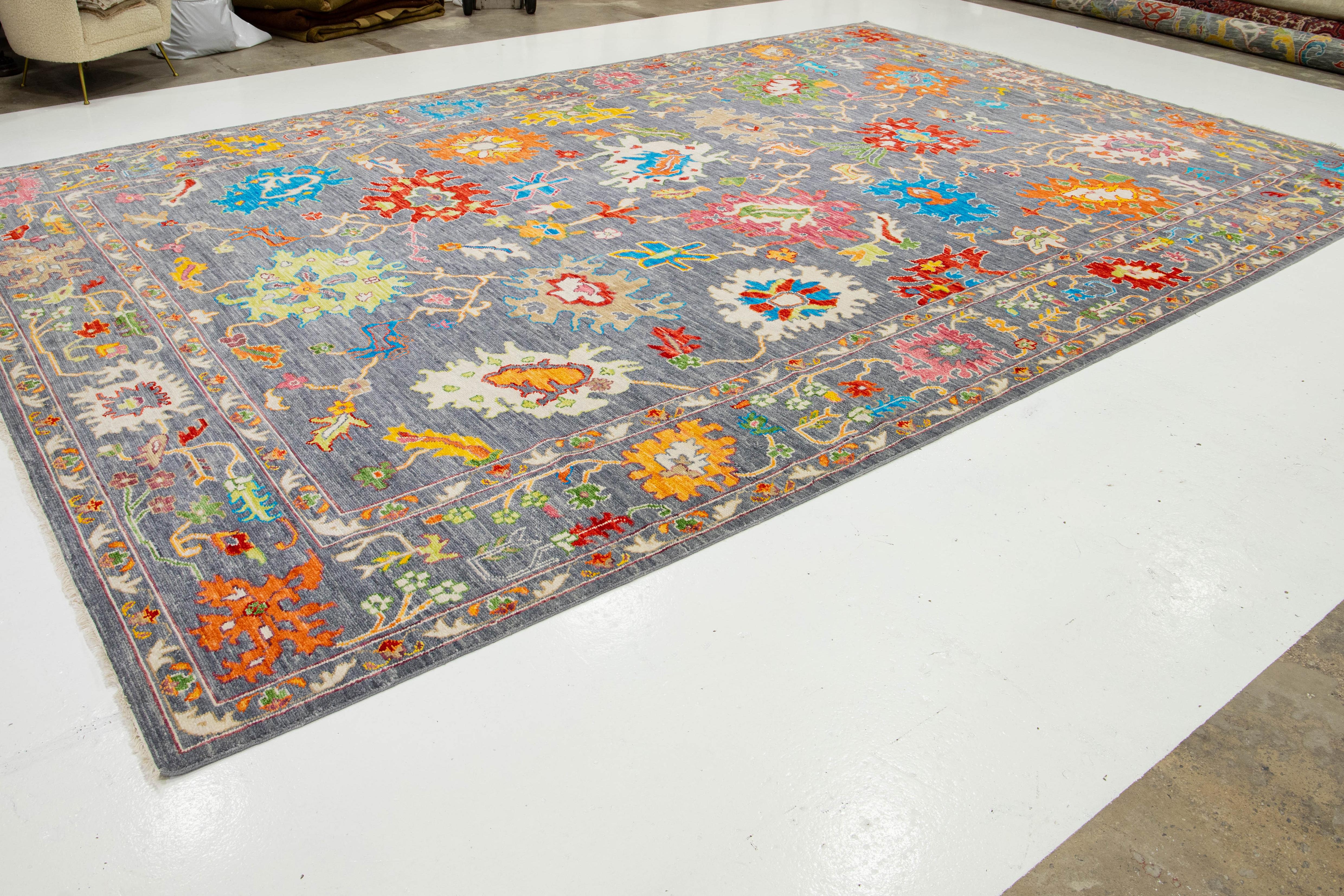Noué à la main HandCrafted Modern Oushak Style Gray Wool Rug with Multicolored Floral en vente