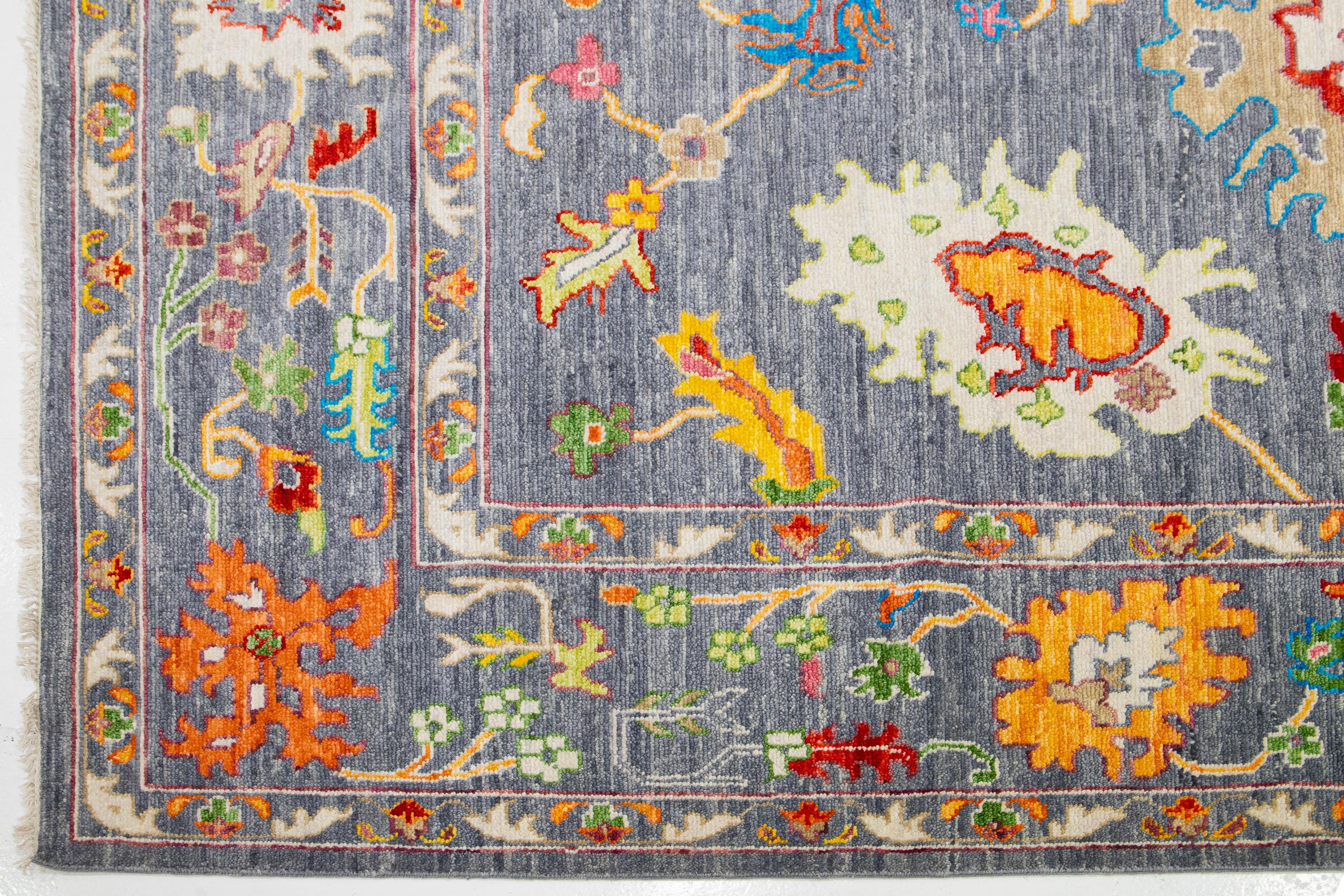 Laine HandCrafted Modern Oushak Style Gray Wool Rug with Multicolored Floral en vente