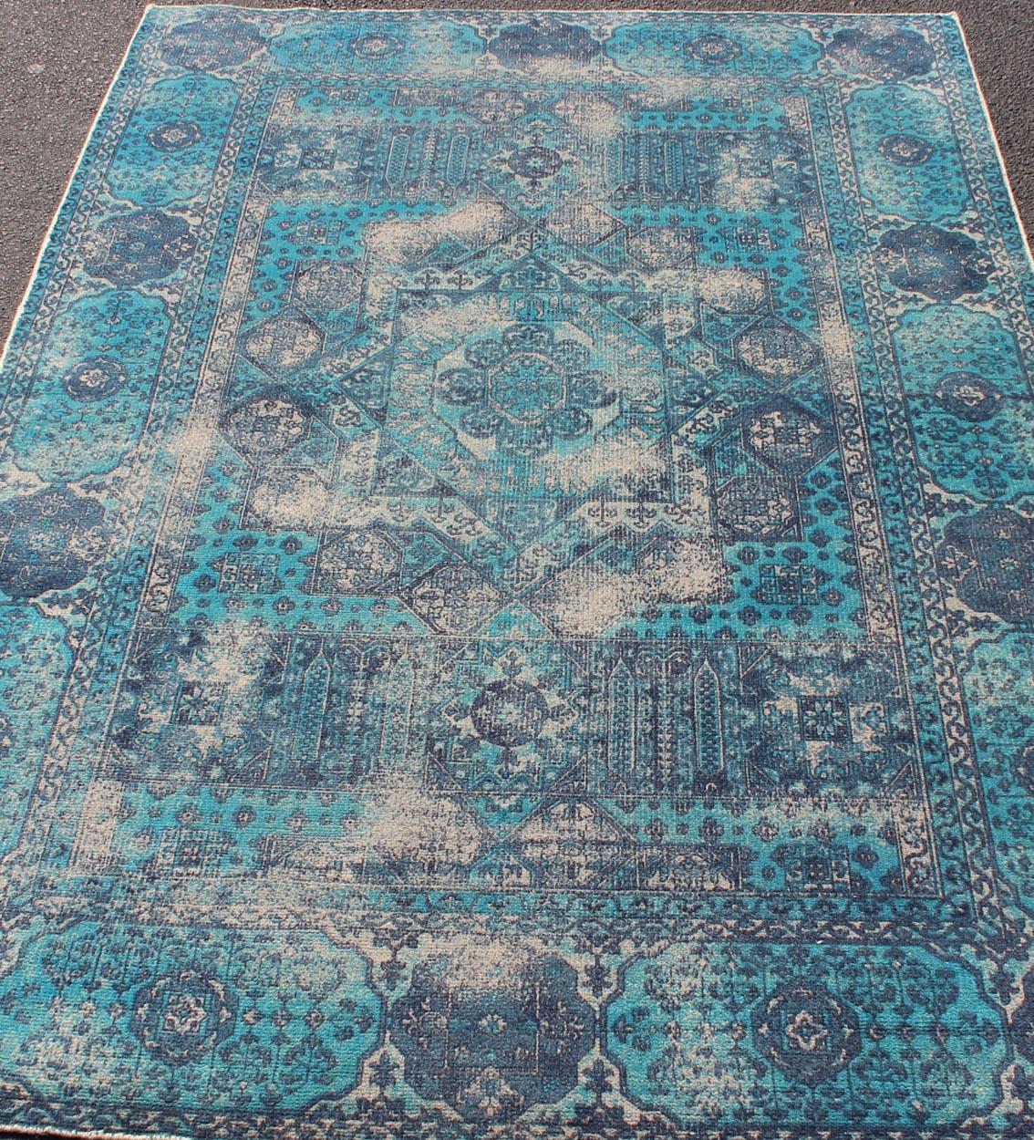 Handgefertigter moderner Teppich mit heiteren ozeanischen Farbtönen 5 x 8 (Oushak) im Angebot