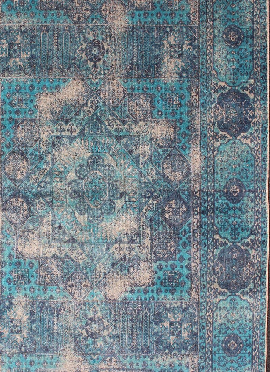 Handgefertigter moderner Teppich mit heiteren ozeanischen Farbtönen 5 x 8 im Angebot 1