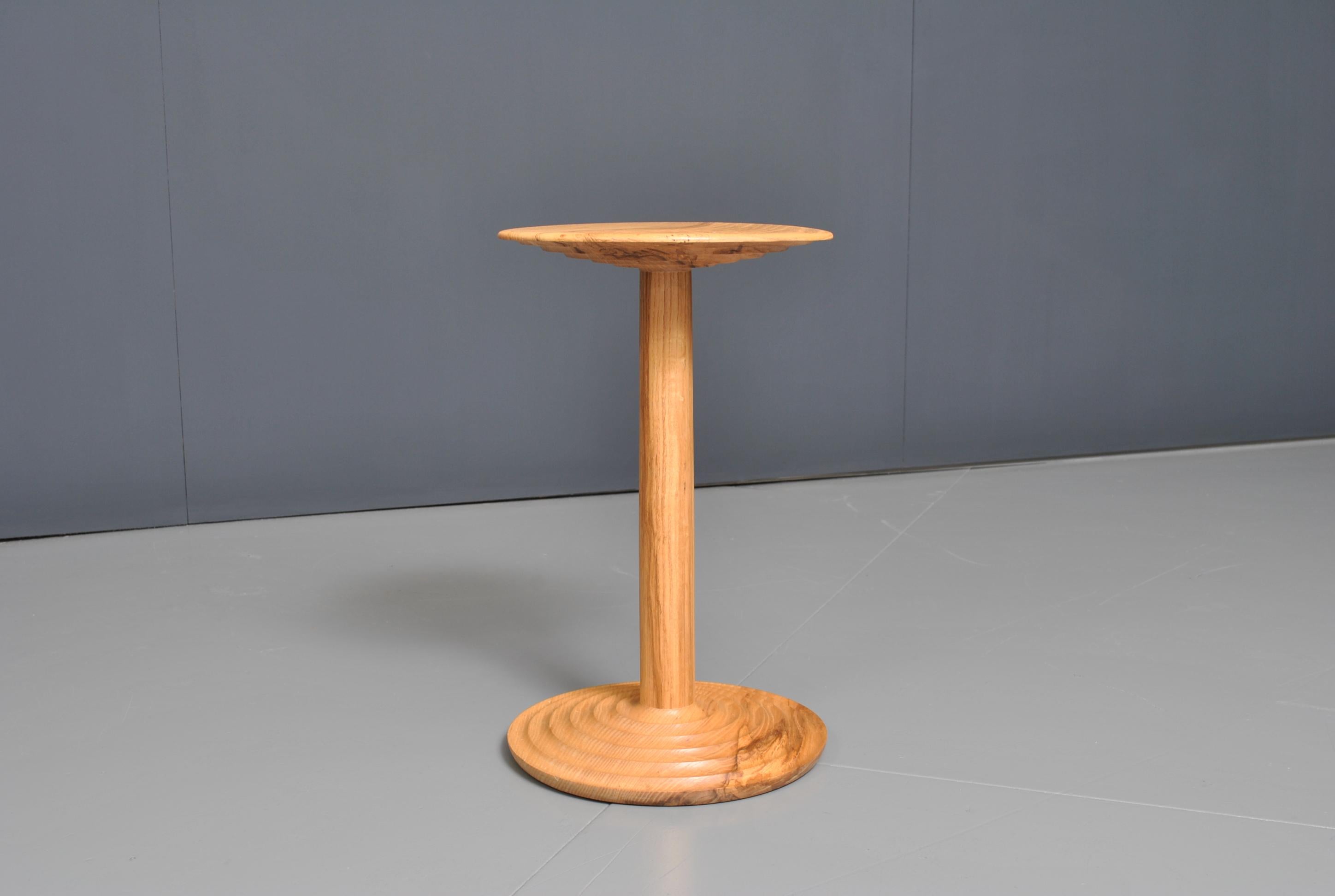 Handcrafted Modernist Side Table In New Condition In London, GB