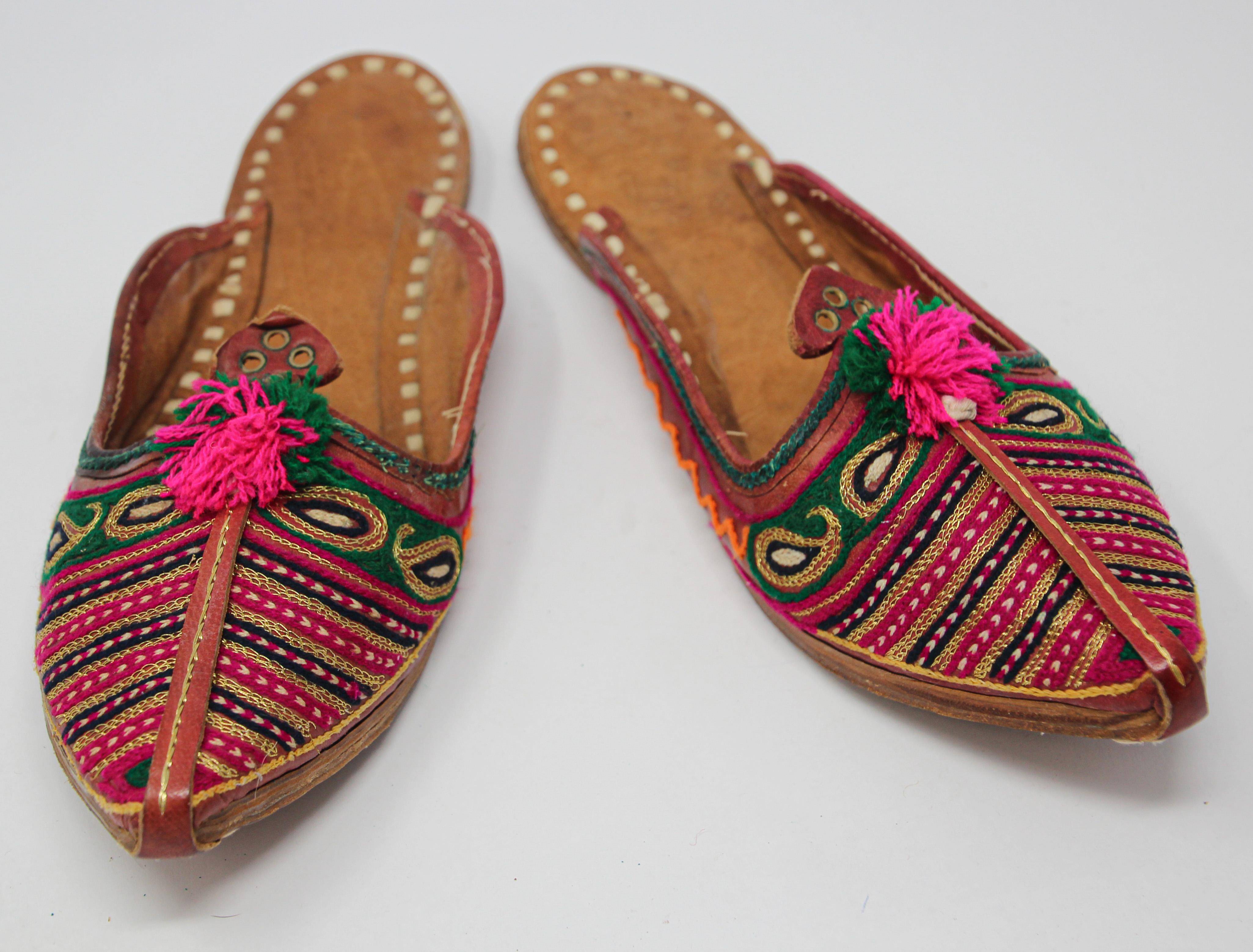 Brown Handcrafted Moorish Leather Ethnic Turkish Gold Embroidered Shoes For Sale