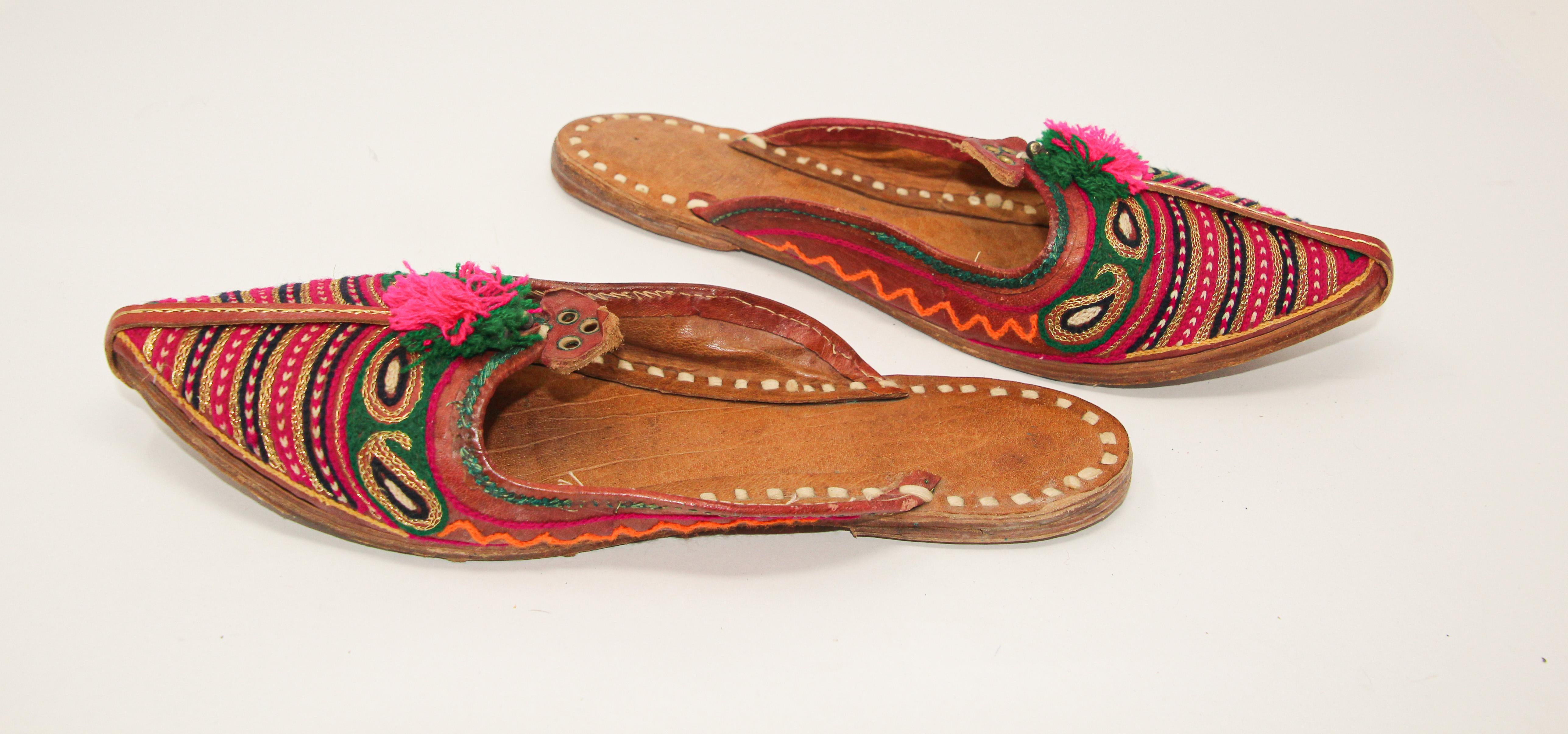Handcrafted Moorish Leather Ethnic Turkish Gold Embroidered Shoes For Sale 4