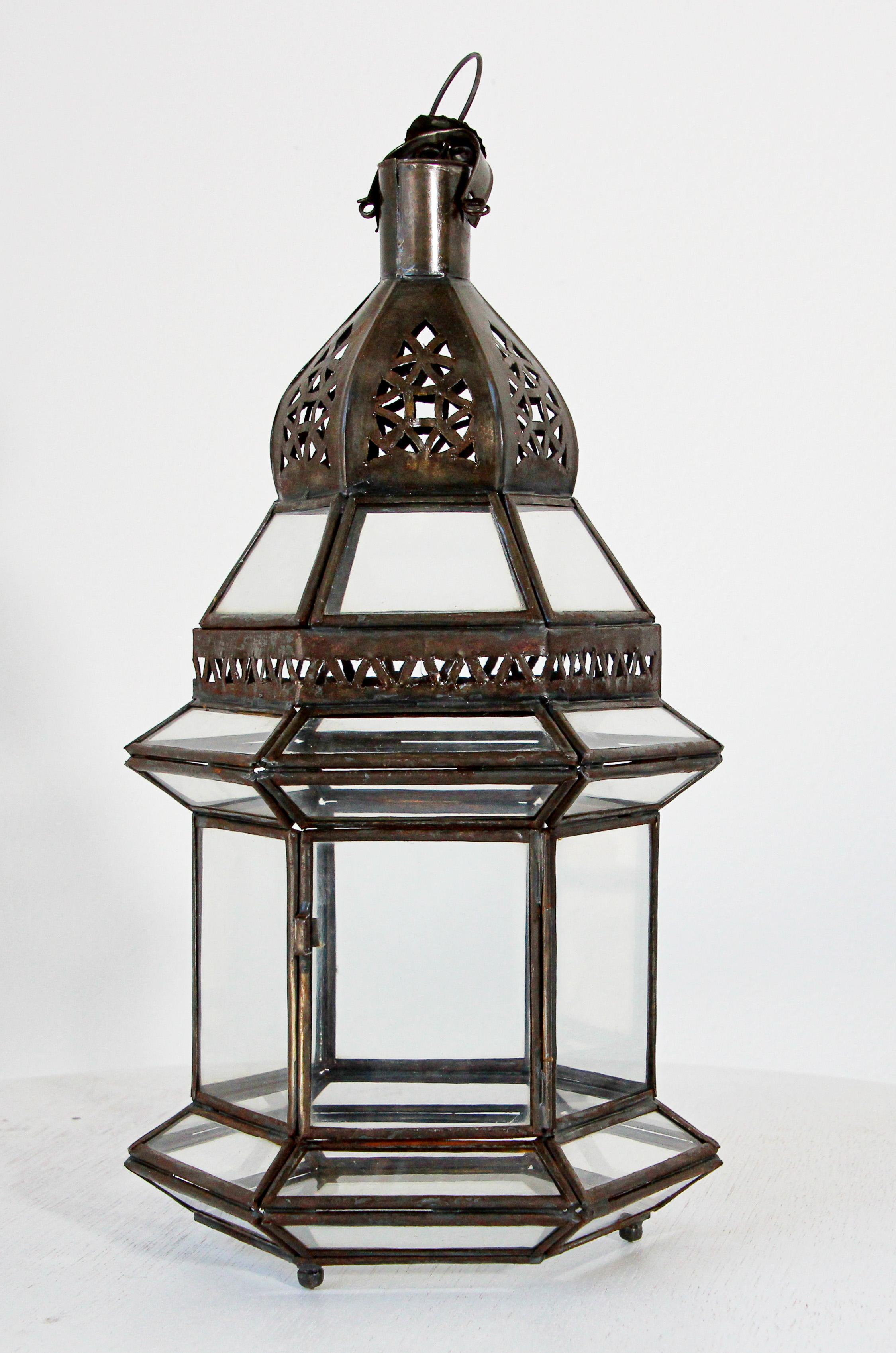 Handcrafted Moroccan Clear Glass Candle Lantern 2