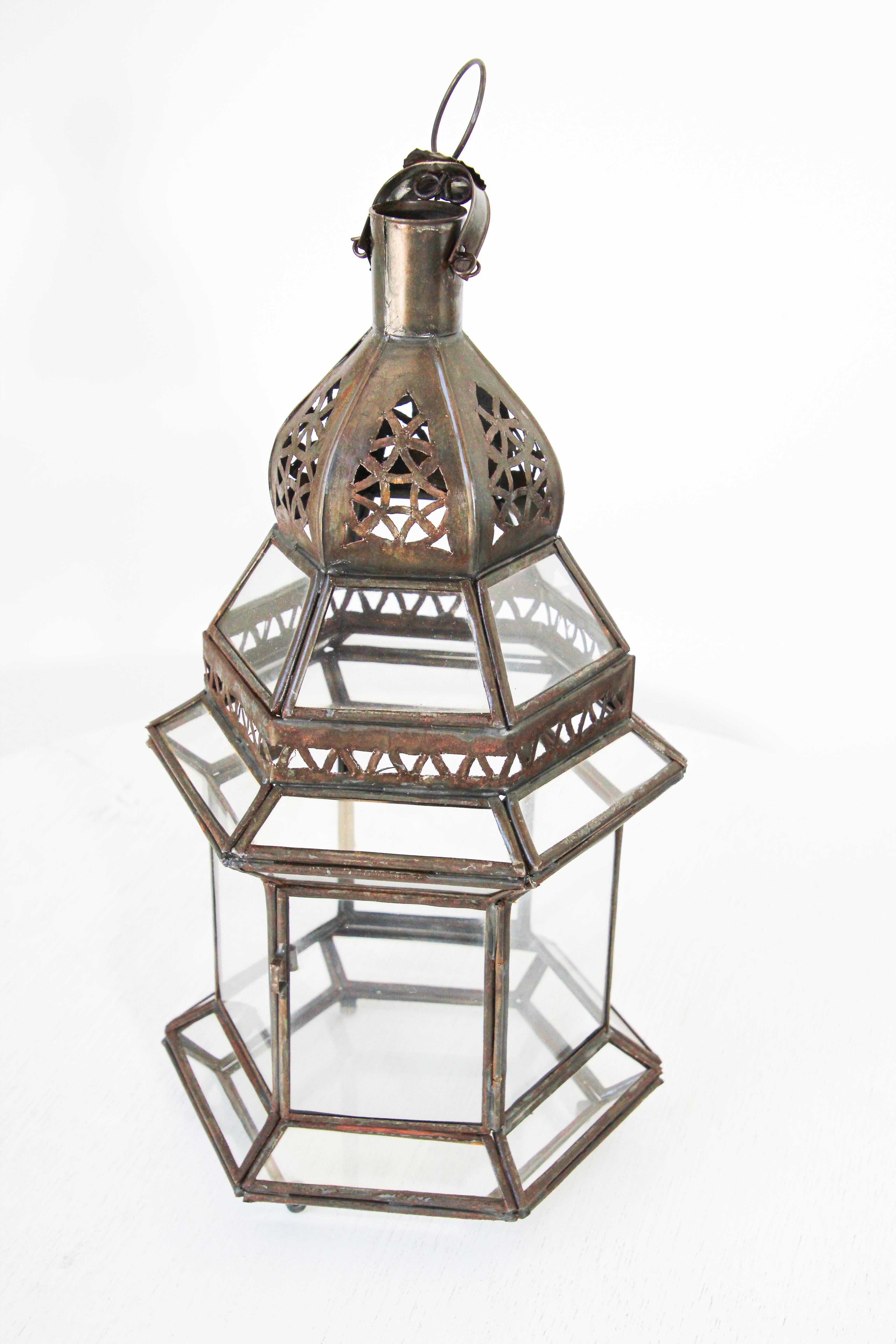 Handcrafted Moroccan Clear Glass Candle Lantern 1