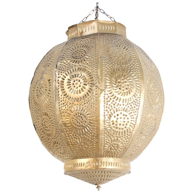 Moroccan handcrafted gilt-metal pendant, 1980, offered by Mosaik