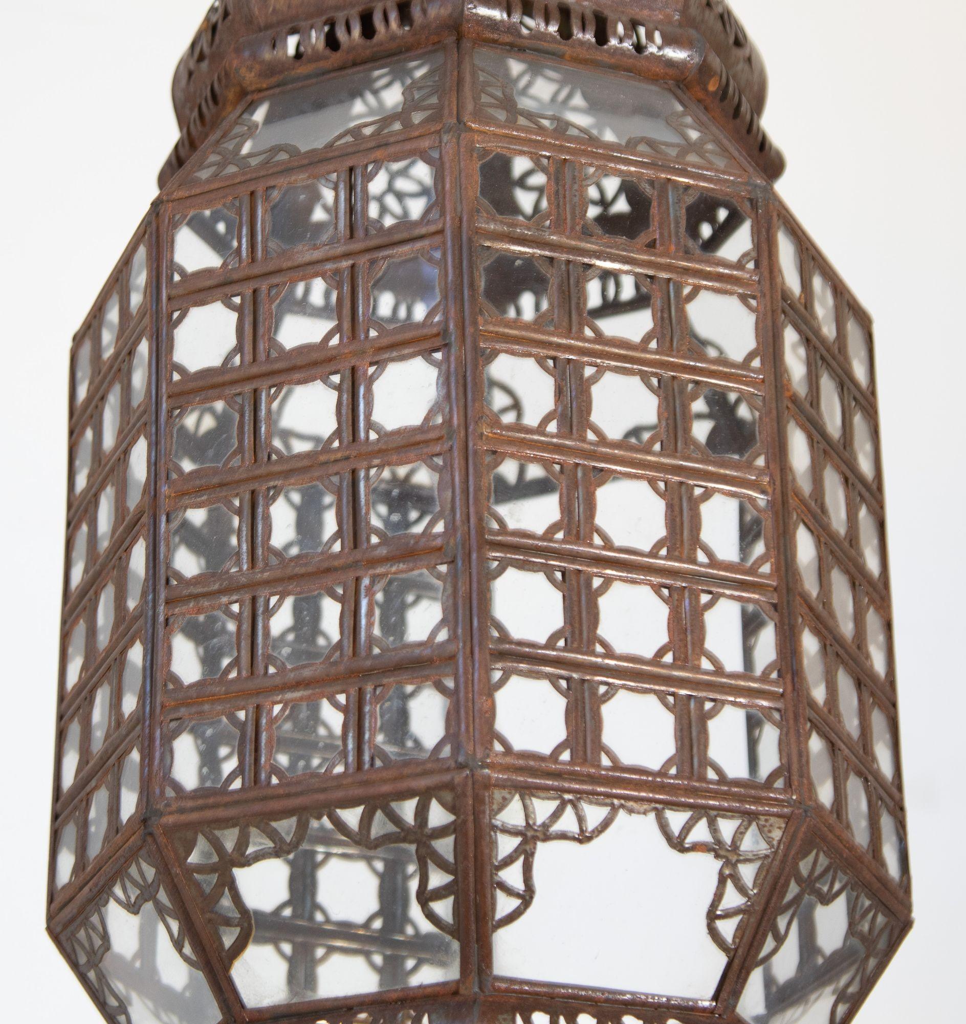 Handcrafted Moroccan Lantern with Clear Glass and Moorish Metal Filigree For Sale 2