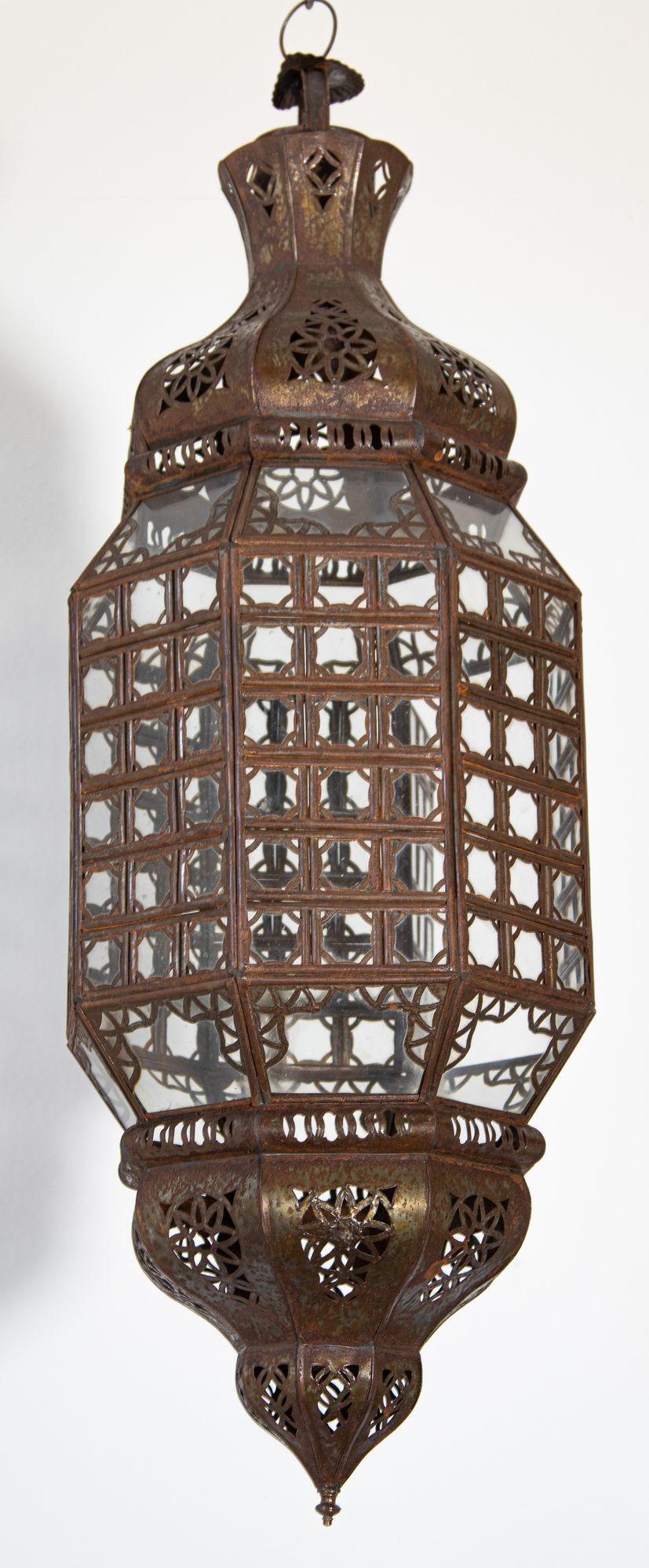 Handcrafted Moroccan Lantern with Clear Glass and Moorish Metal Filigree For Sale 4