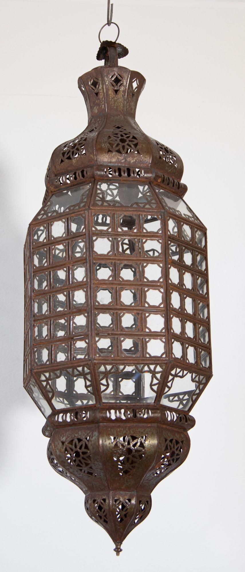 Handcrafted Moroccan Lantern with Clear Glass and Moorish Metal Filigree For Sale 8