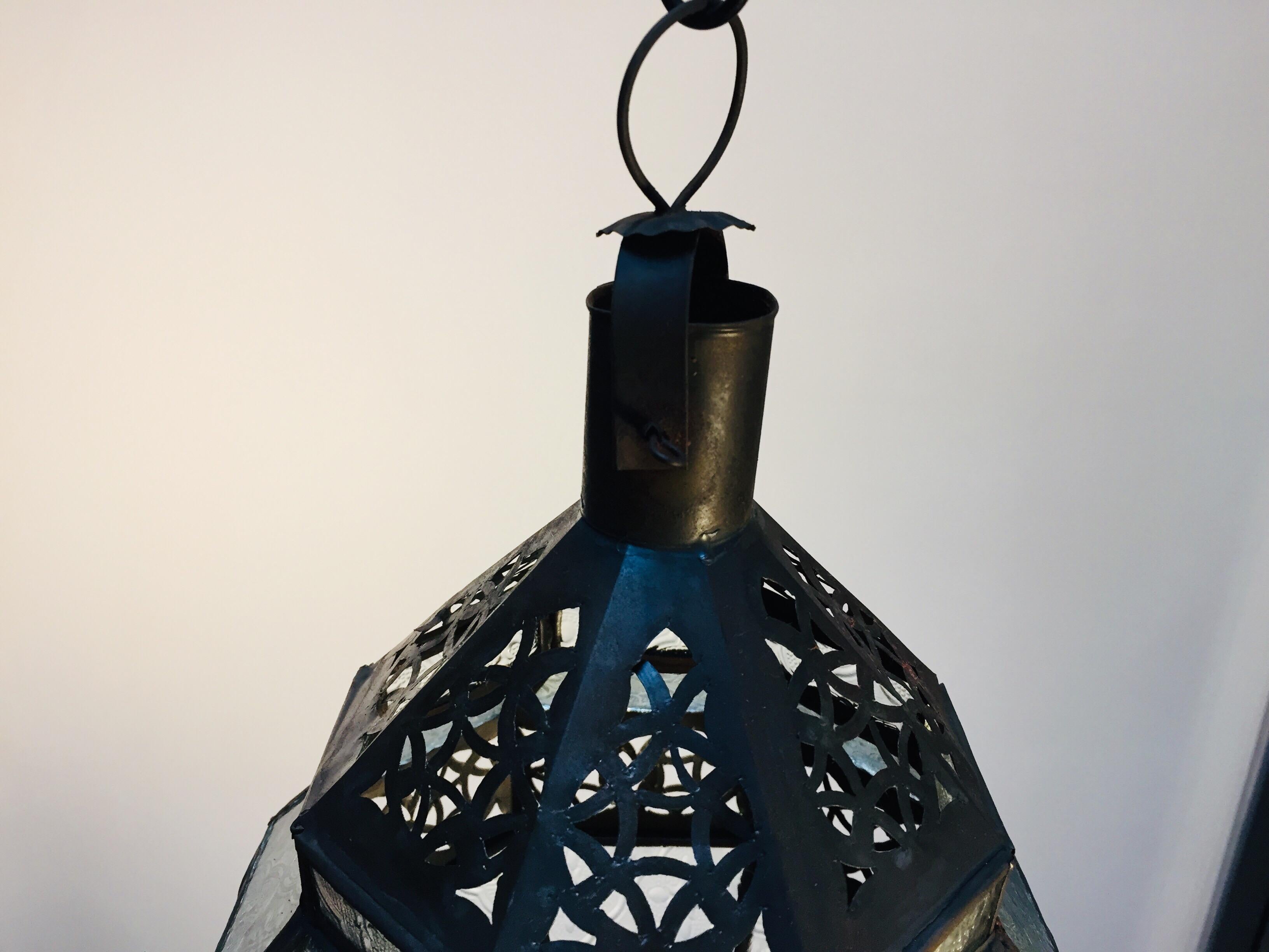 Marokkanische Metalllaterne, handgefertigt, achteckige Form mit klarem Glas 9